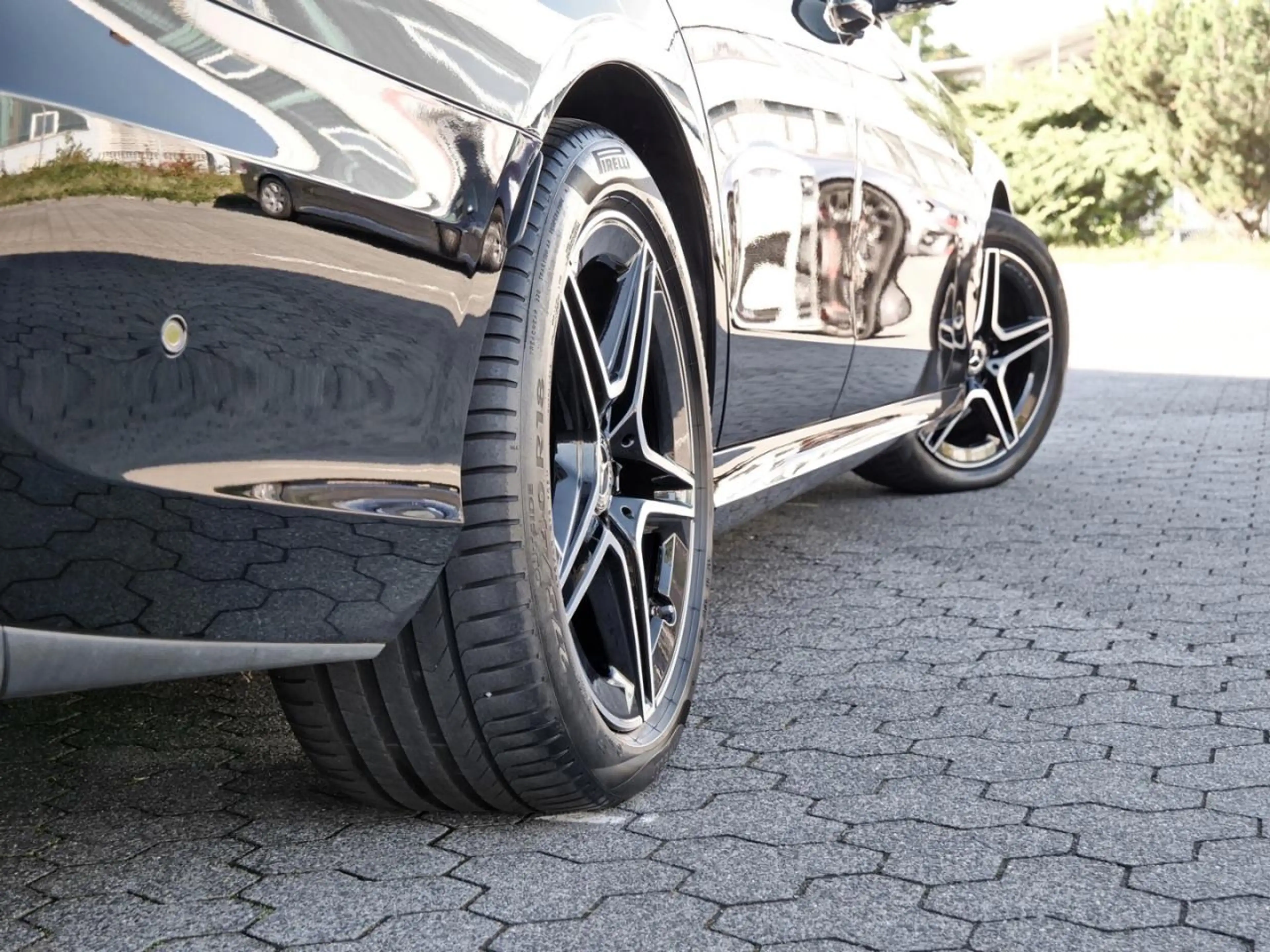 Mercedes-Benz E 220 d 4M T AMG Night Distronic+ 360° Widescreen — photo 5