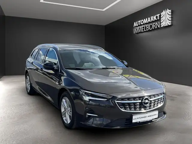 Opel Insignia view 2