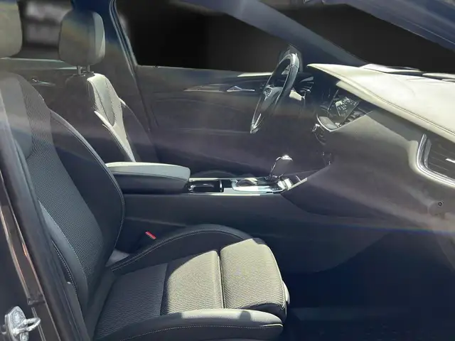 Opel Insignia view 15