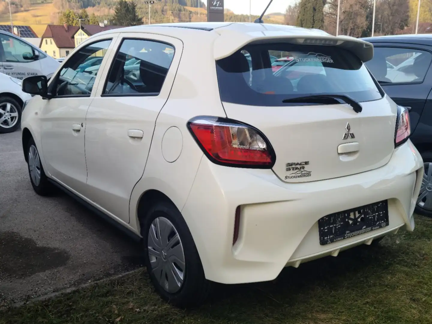 Mitsubishi Space Star 1,2 Inform AS&G 23 Weiß - 2