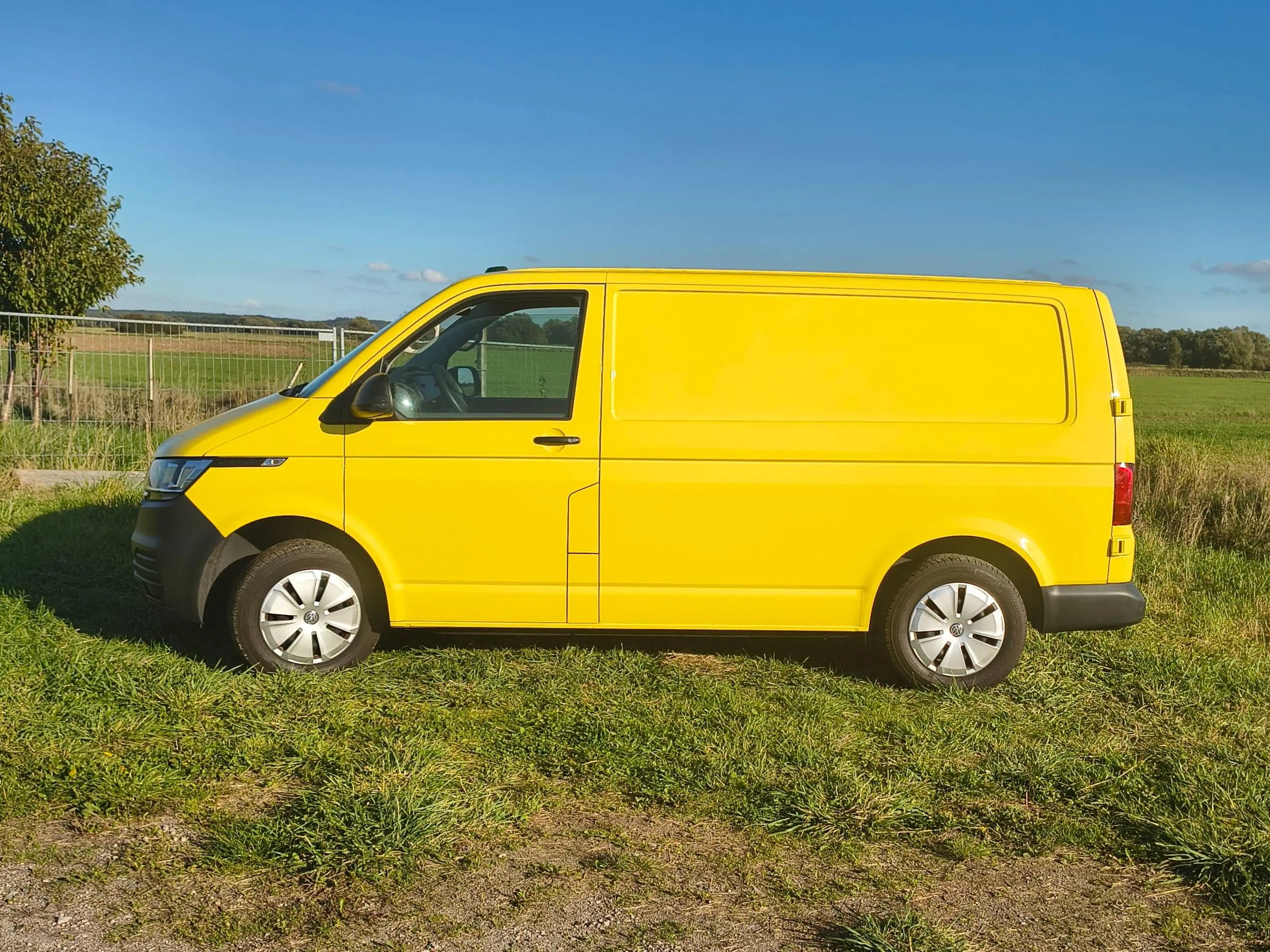Volkswagen T6.1 Transporter FWD EcoProfi — photo 2