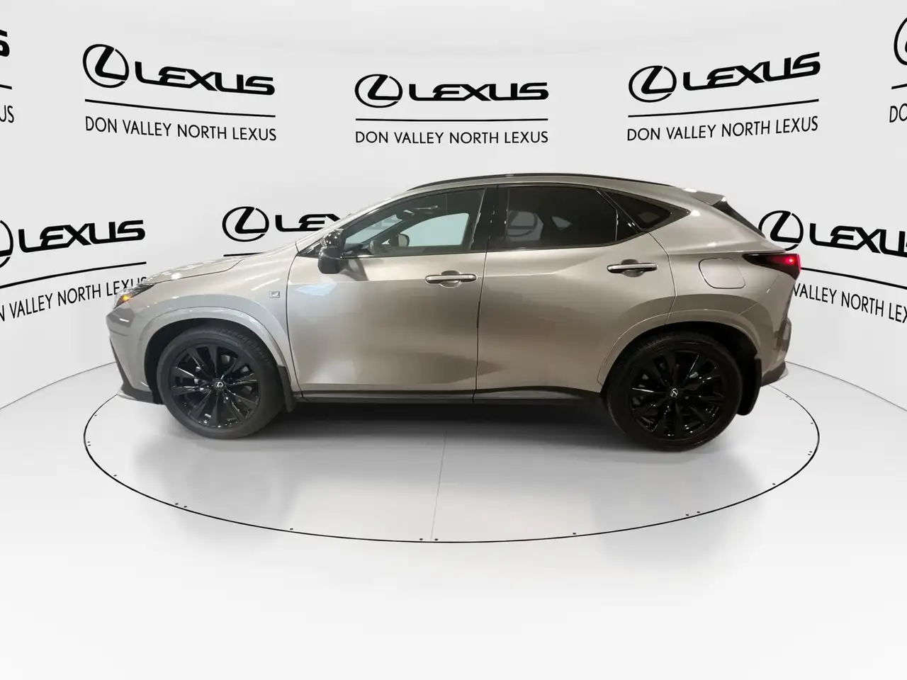 Lexus NX снимка Lexus NX