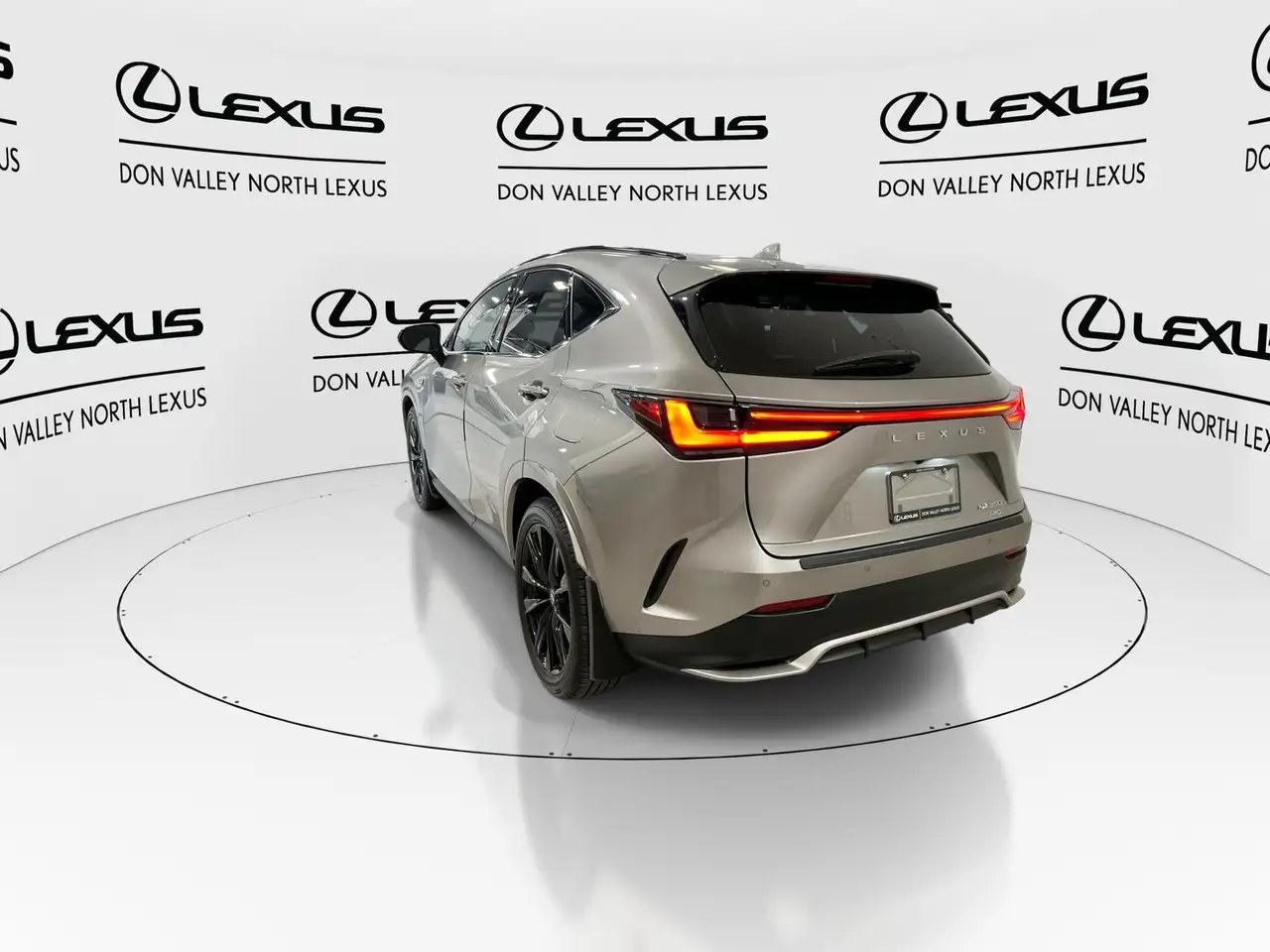 Lexus NX снимка Lexus NX