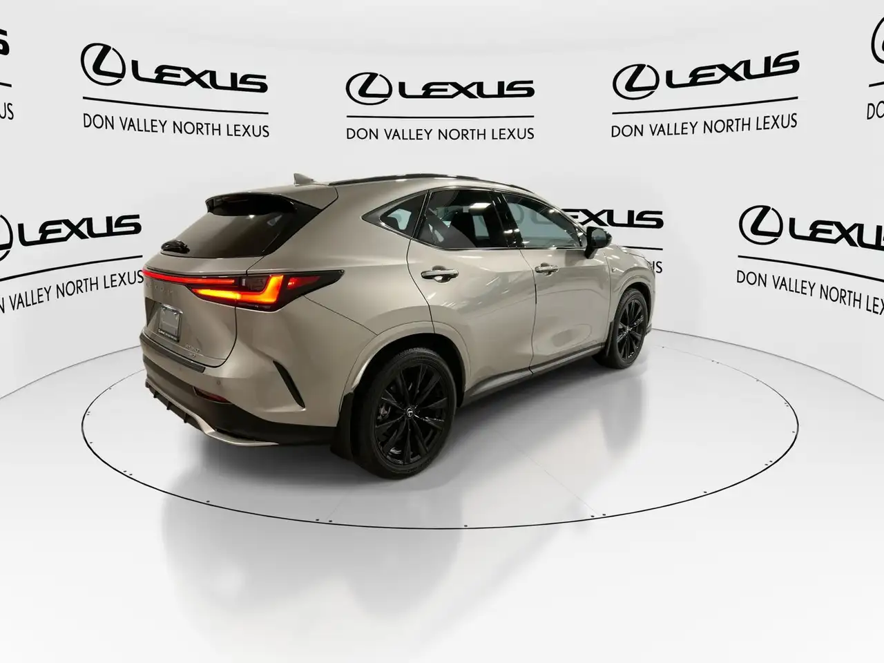 Lexus NX снимка Lexus NX
