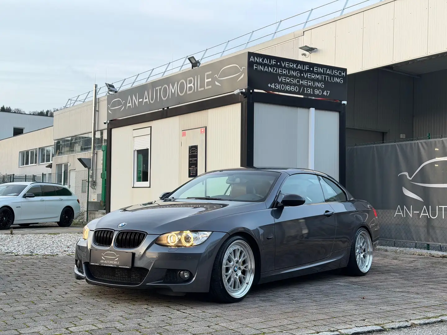 BMW 335 i E93 Cabrio Aut. M-Paket Finanzierung möglich Grau - 1