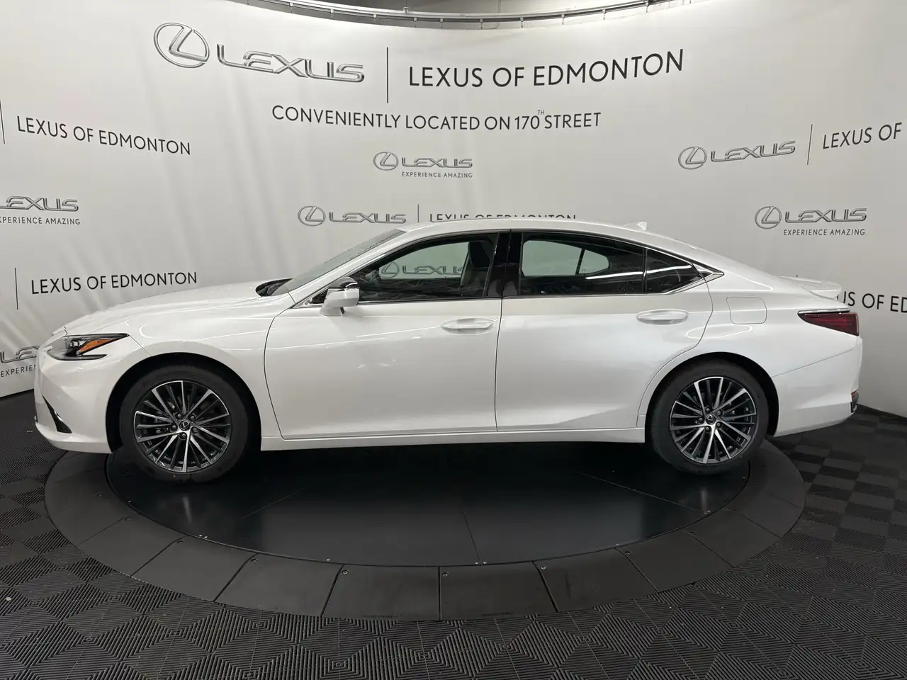 Lexus ES photo Lexus ES