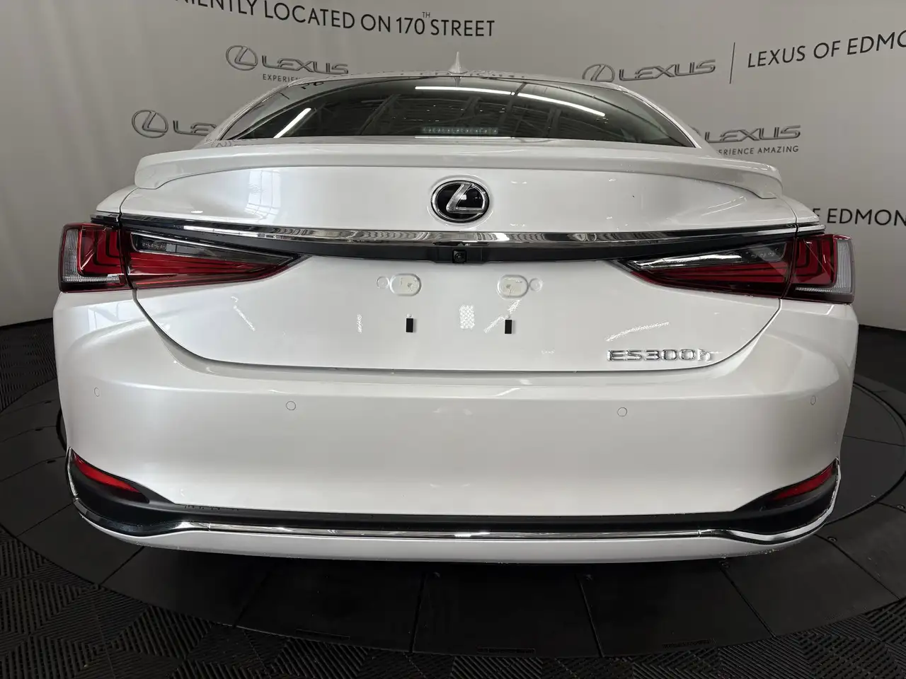 Lexus ES photo Lexus ES