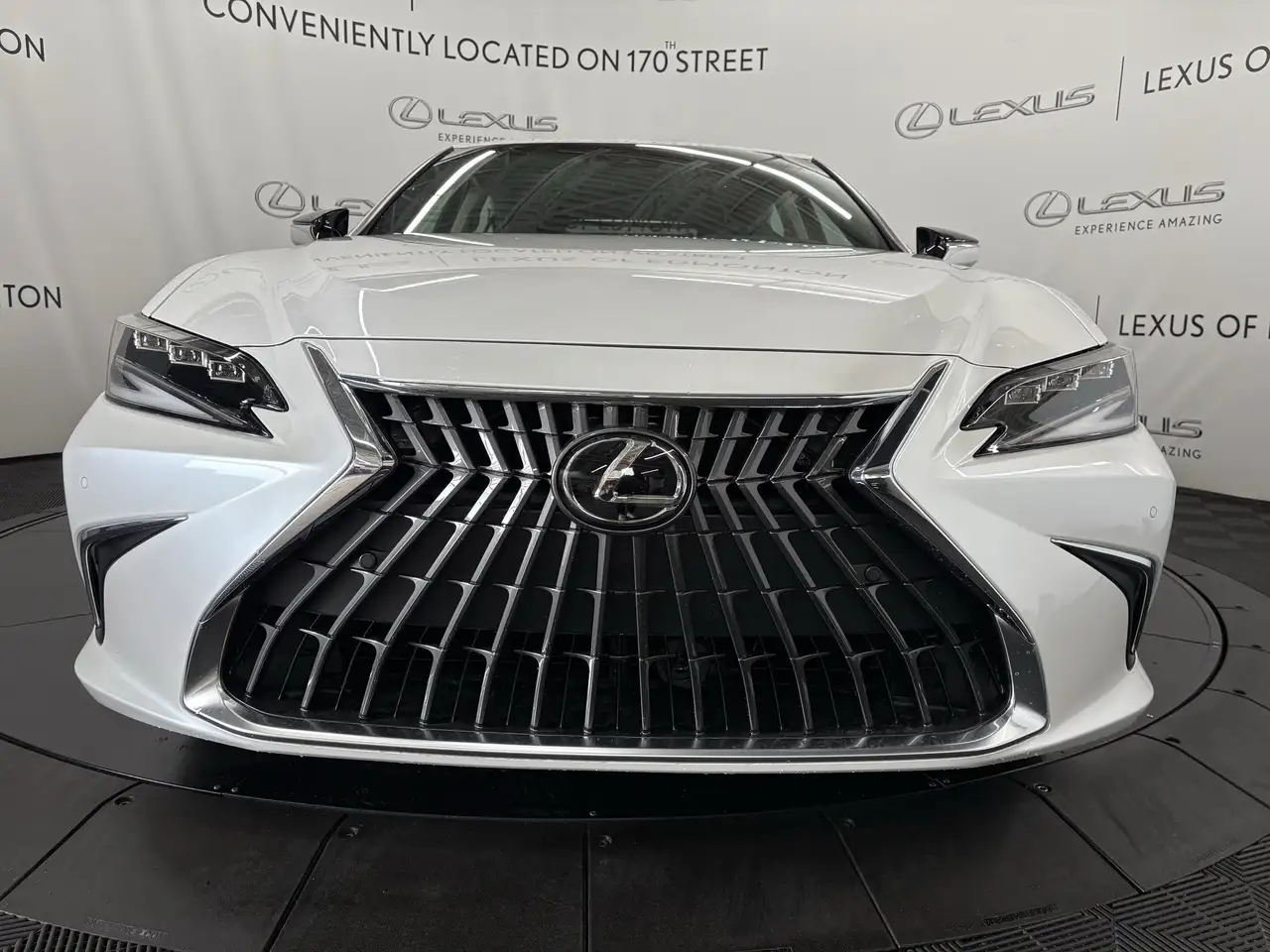 Lexus ES photo Lexus ES