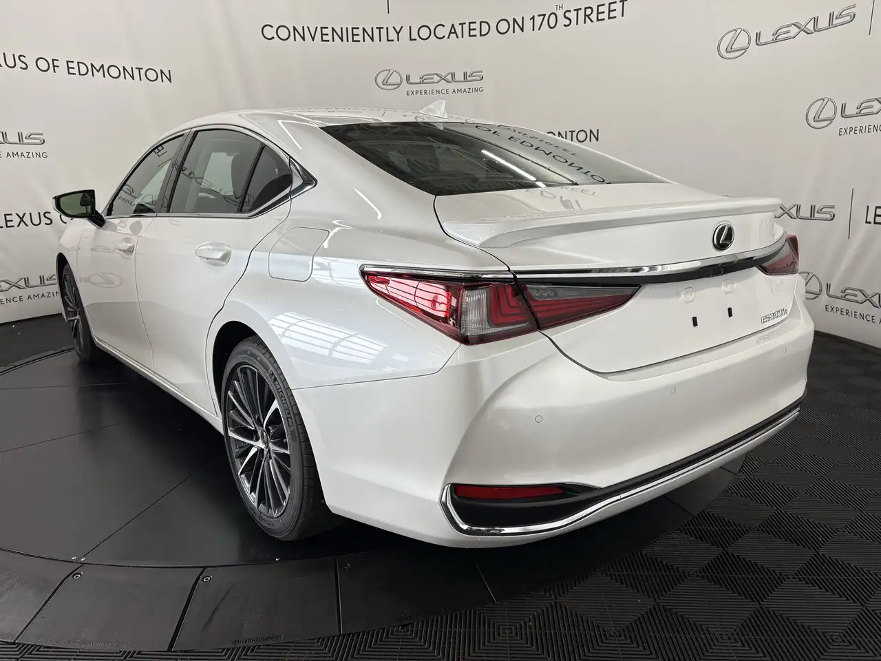 Lexus ES photo Lexus ES