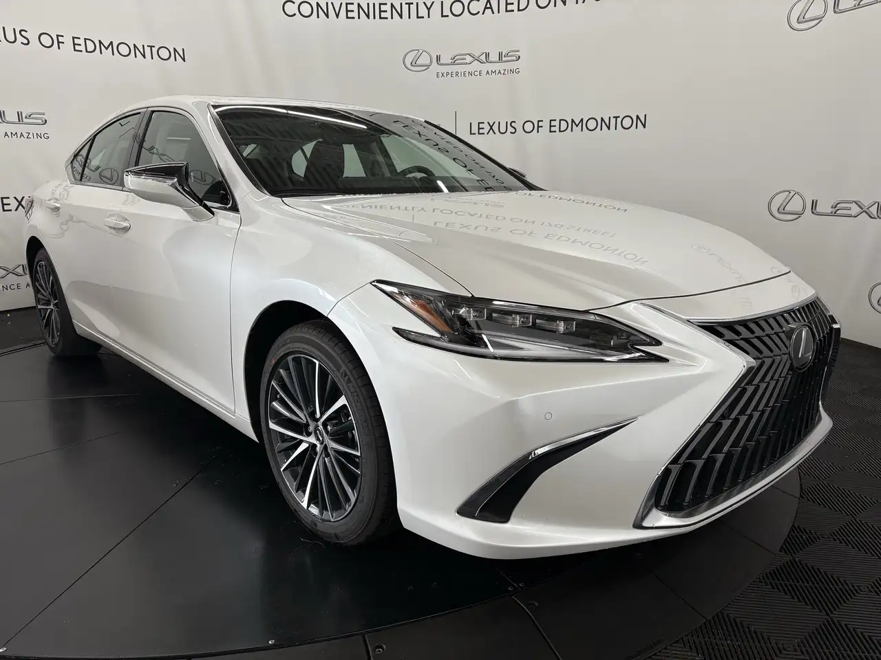 Lexus ES photo Lexus ES