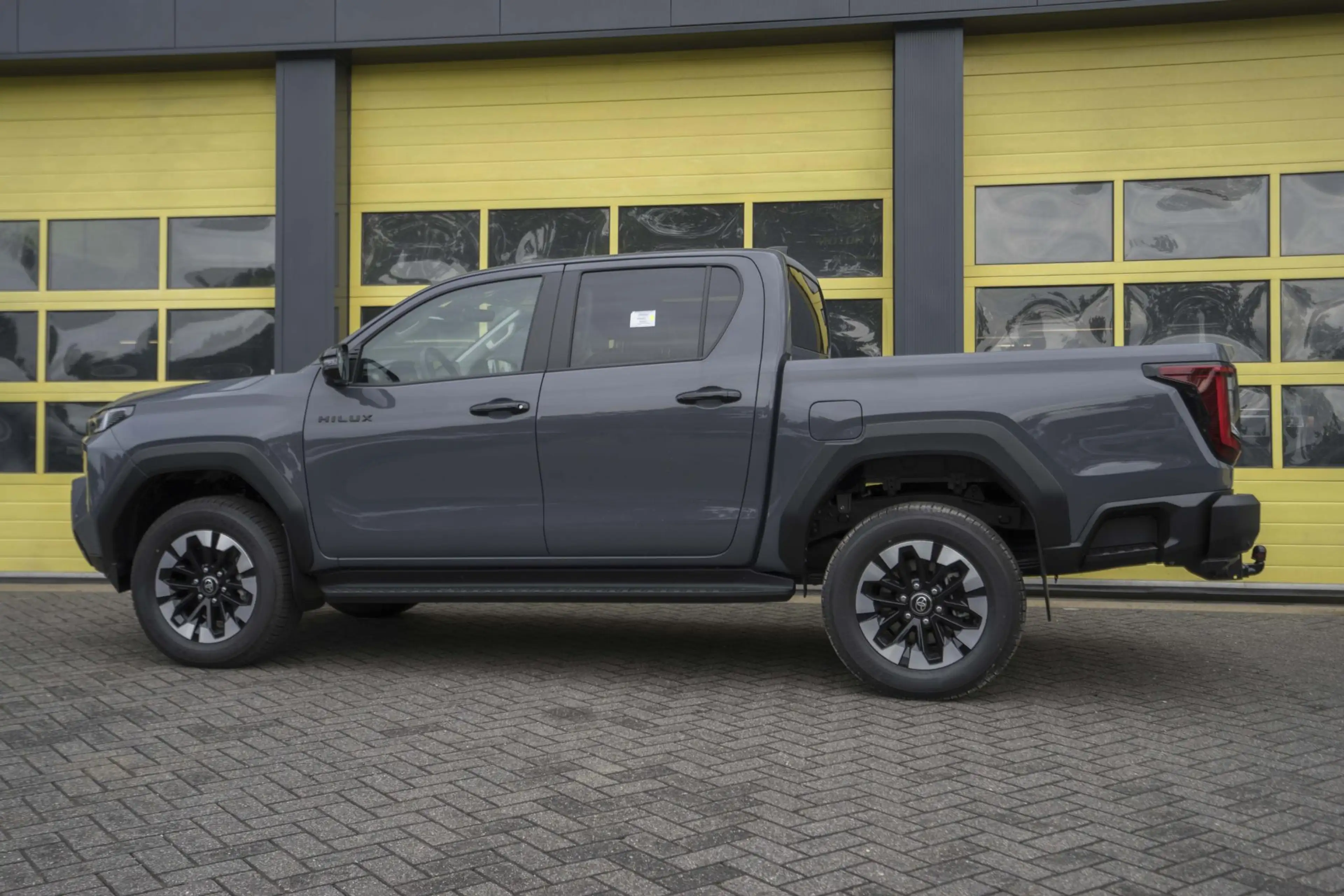 Toyota Hilux Toyota Hilux 2.8 D-4D MHEV Double Cab Style — photo 7