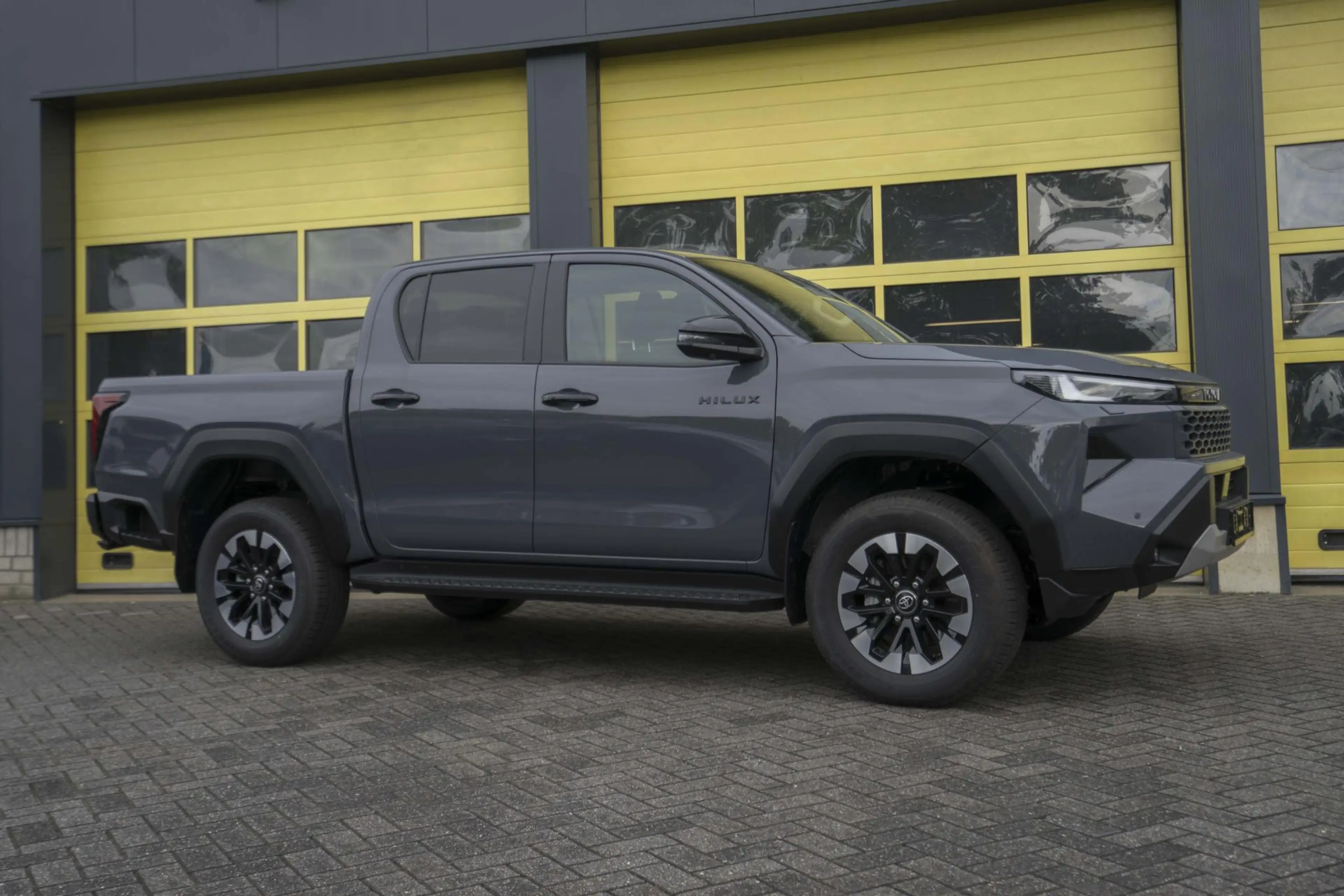 Toyota Hilux Toyota Hilux 2.8 D-4D MHEV Double Cab Style — photo 3