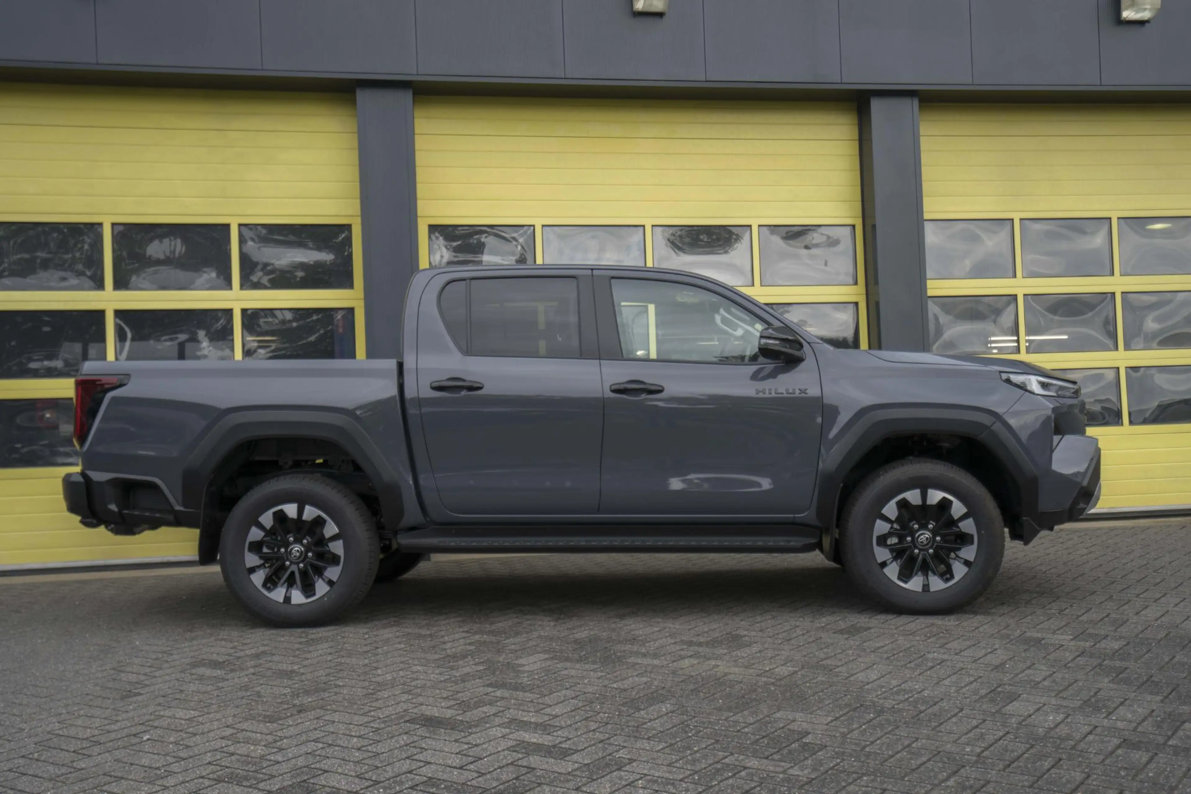 Toyota Hilux Toyota Hilux 2.8 D-4D MHEV Double Cab Style — photo 4