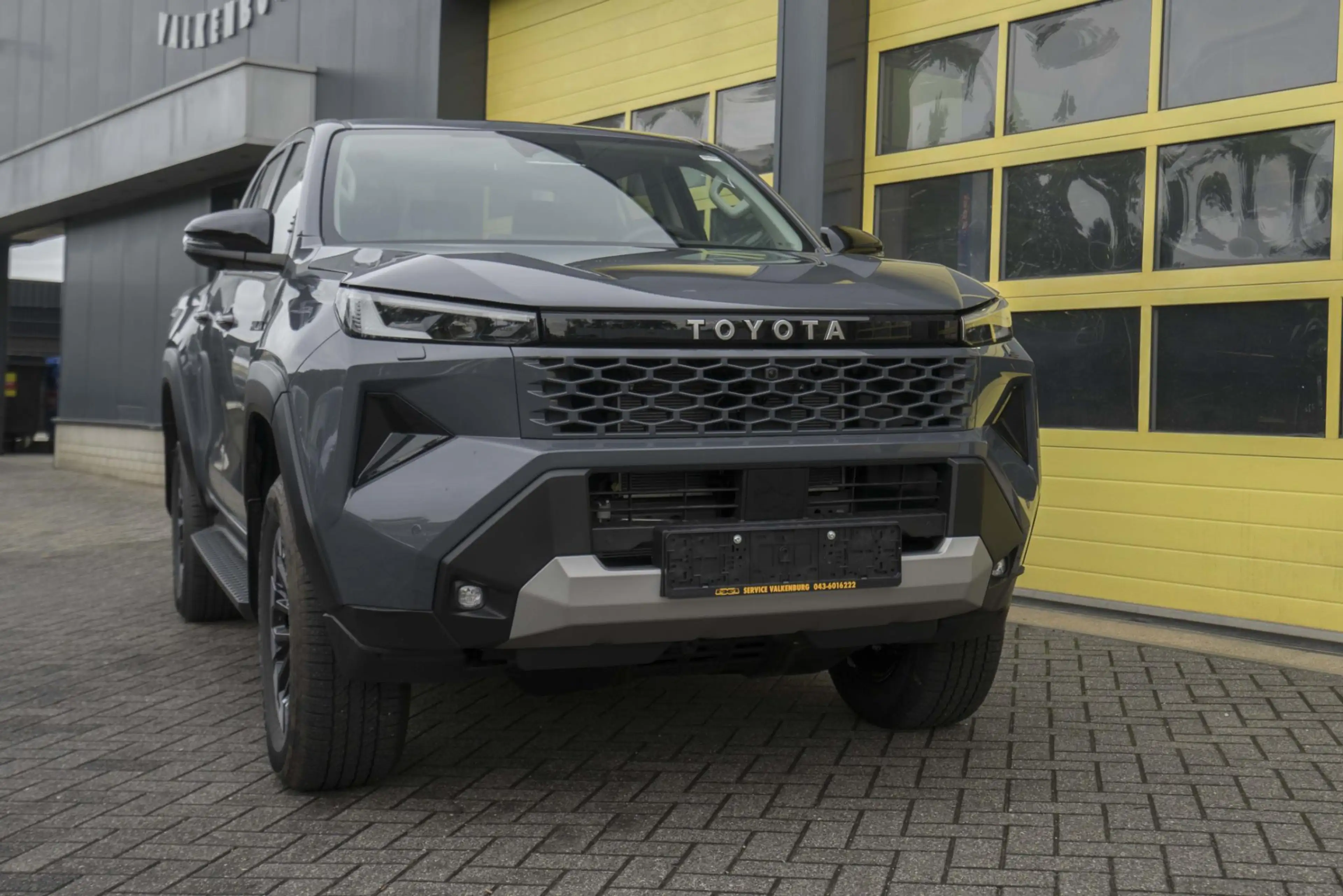 Toyota Hilux Toyota Hilux 2.8 D-4D MHEV Double Cab Style — photo 2