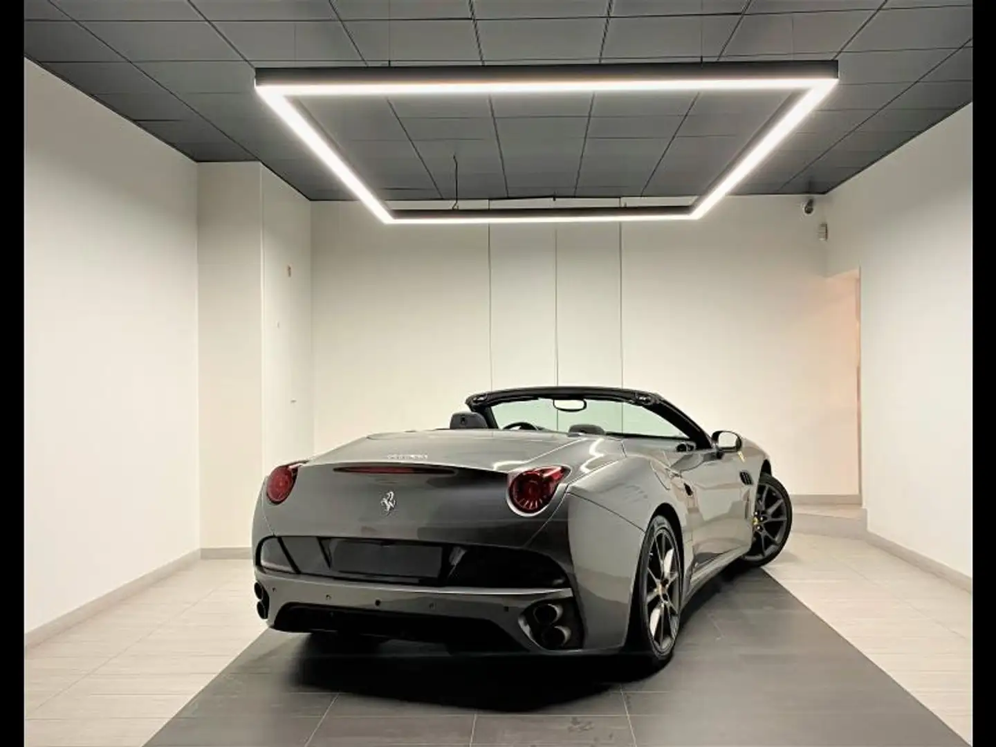 Ferrari California V8 4.3 Gri - 2