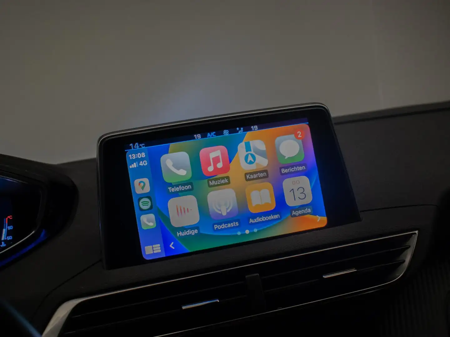 Peugeot 5008 1.2 PureTech Active Sport (APPLE CARPLAY,NAVI,CRUI Grau - 2