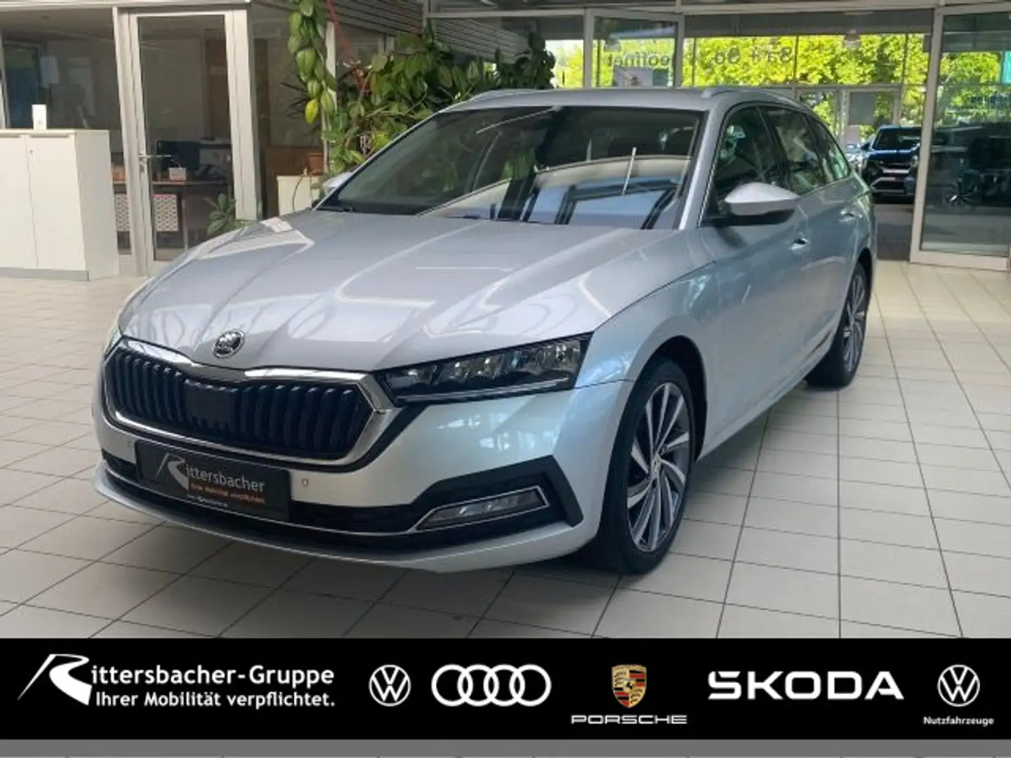 Skoda Octavia Combi Style 2.0 TDI AHK Navi HUP Silber - 1