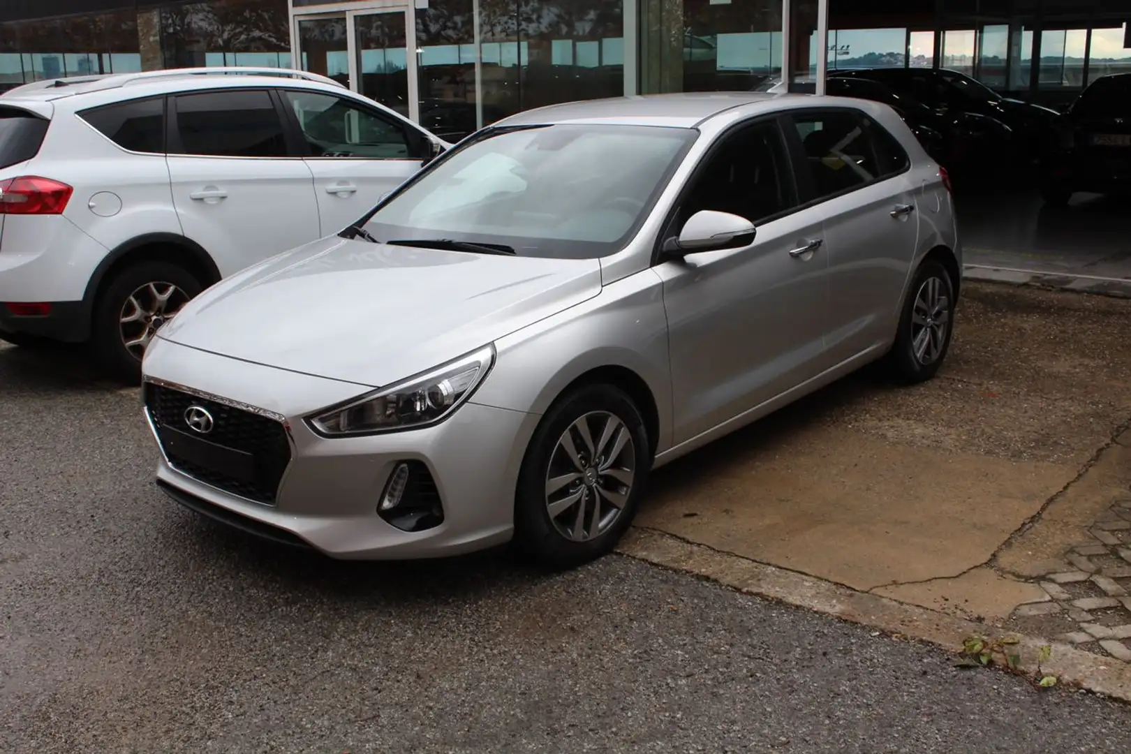 Hyundai i30 1.6CRDi Tecno 110 Plateado - 1