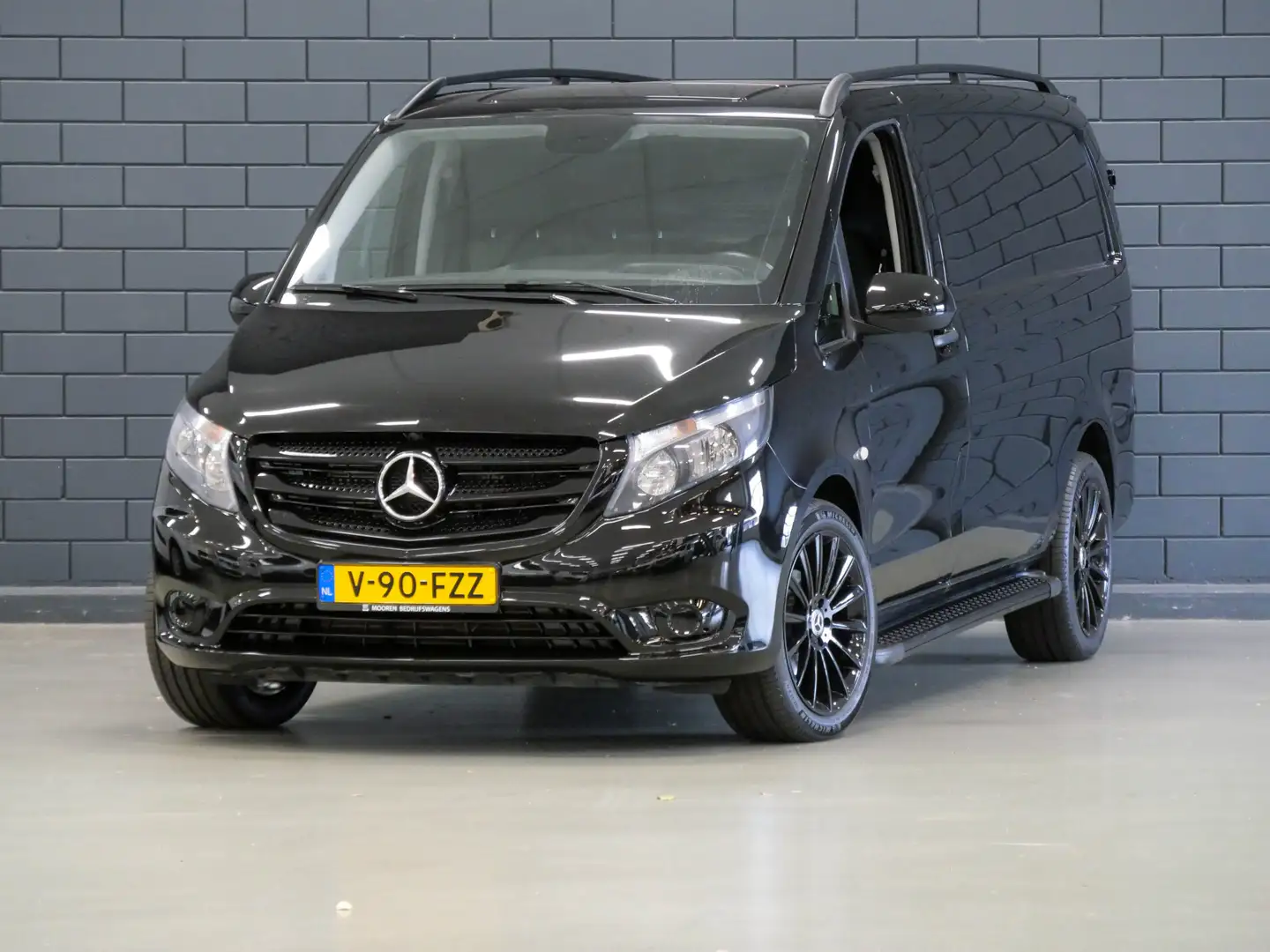 Mercedes-Benz Vito 114 CDI Automaat Lang L2 | TREKHAAK 2500 KG | AMG Zwart - 2