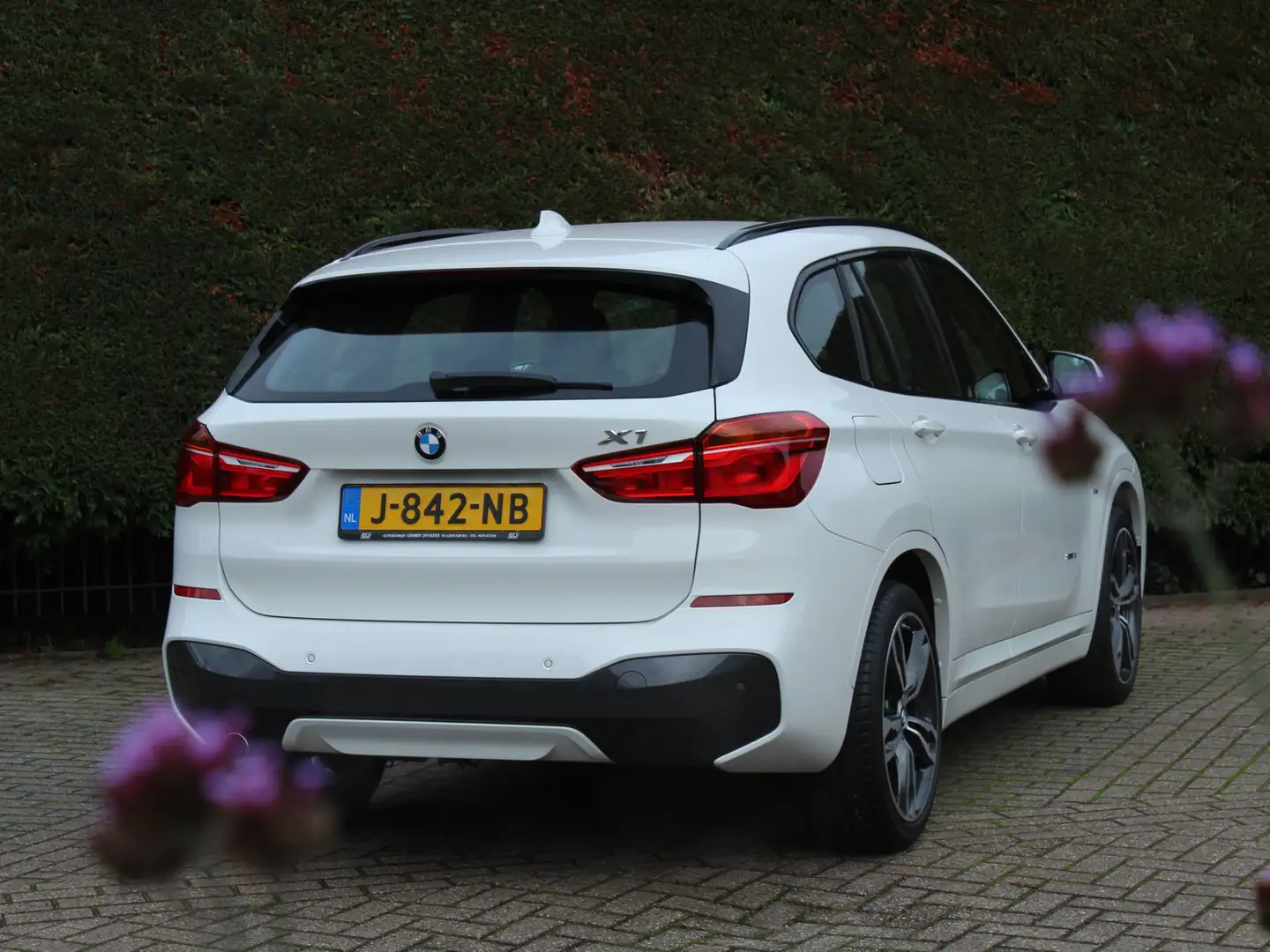 BMW X1 sDrive18i Executive M Sport | Trekhaak Blanc - 2