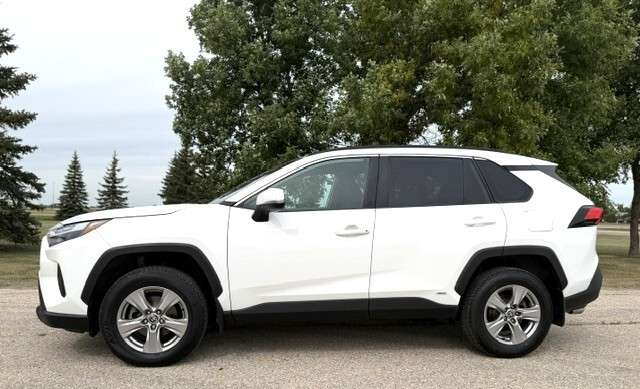 2023 Toyota RAV4 XLE AWD SUNROOF | CARPLAY | WARRANTY INCLUDED — снимка 1
