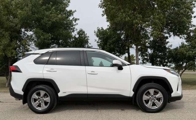 2023 Toyota RAV4 XLE AWD SUNROOF | CARPLAY | WARRANTY INCLUDED — снимка 1