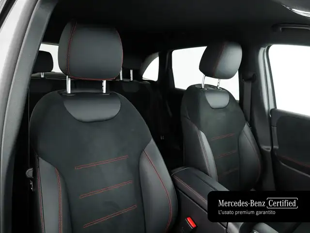 Mercedes-Benz B-Class view 12