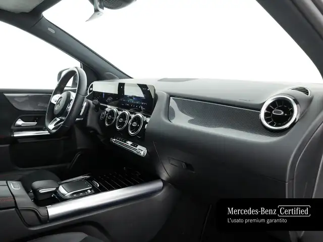 Mercedes-Benz B-Class view 10