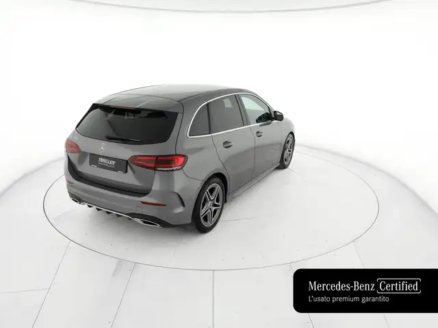 Mercedes-Benz B-Class view 3
