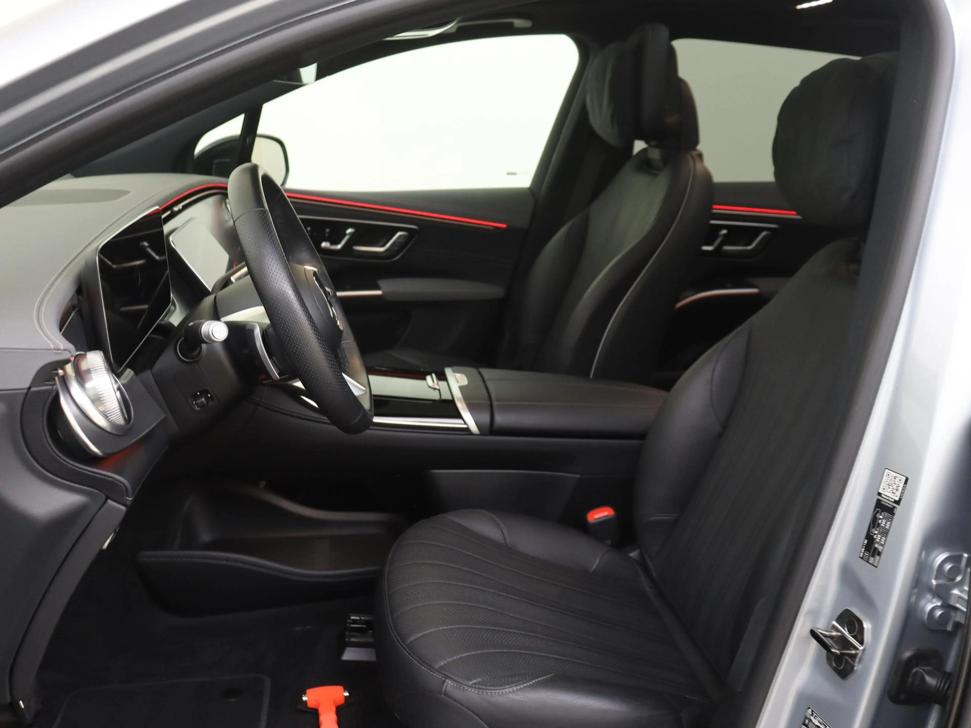Mercedes-Benz EQS SUV 450 4MATIC AMG Line 7p 118 kWh / Premium/ Panorama — photo 11