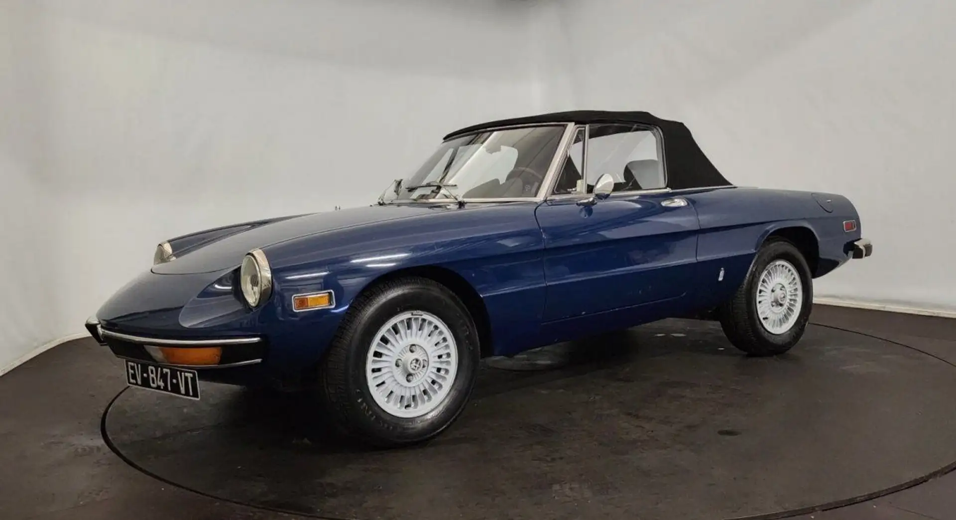 Alfa Romeo 2000 Spider Blau - 2