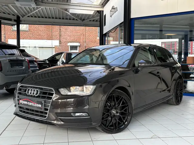 Audi A3 Sportback 1.6 TDi *GPS * PDC * JANTES 19" * SPORT*
