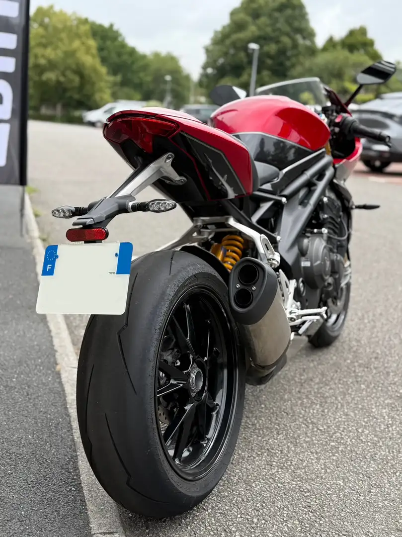 Triumph Speed Triple 1200 RR Червоний - 2