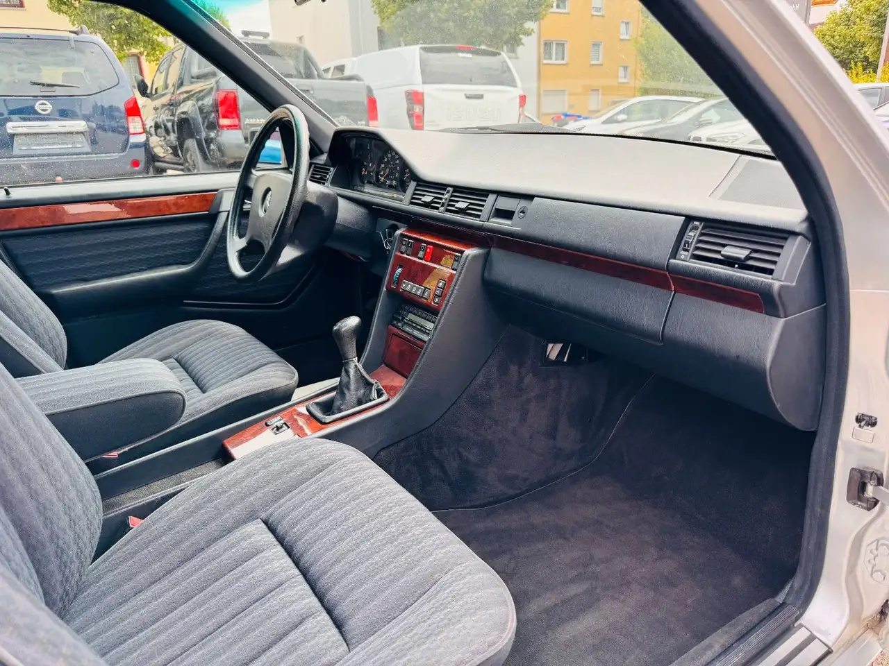 Mercedes-Benz 200 E 1.Hand Bestattungswagen Leichenwagen, foto 7
