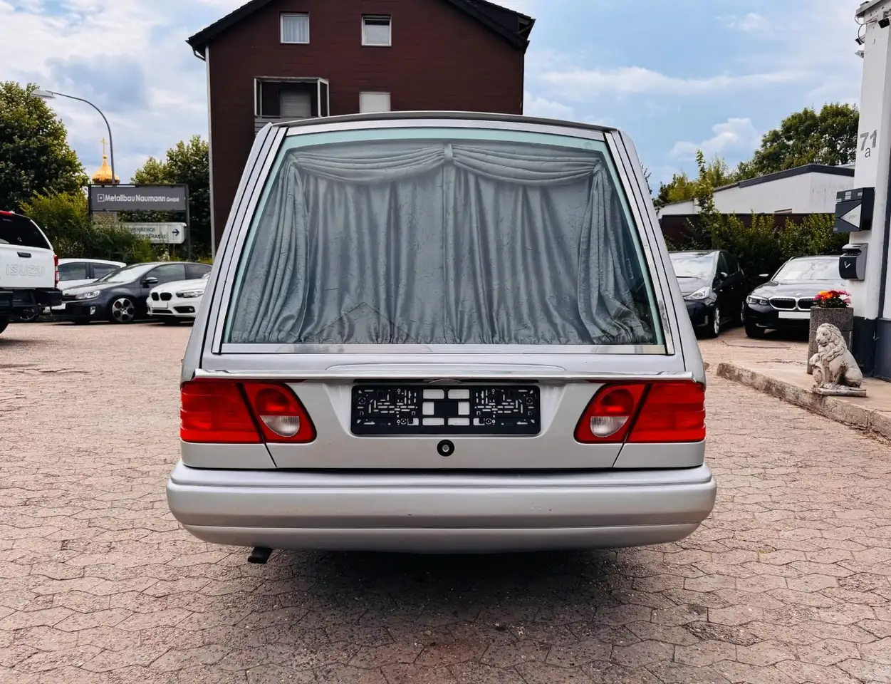 Mercedes-Benz 200 E 1.Hand Bestattungswagen Leichenwagen, foto 5