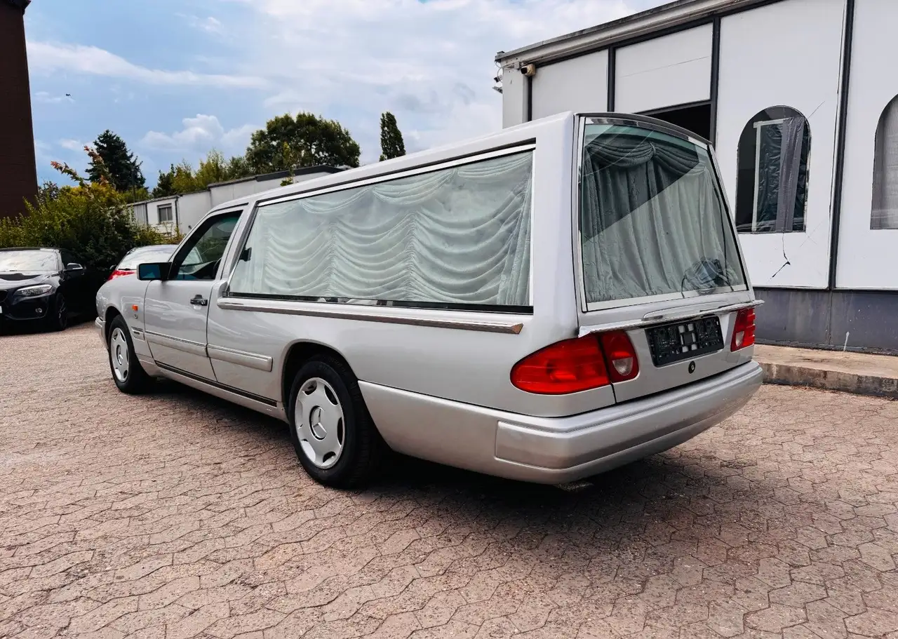 Mercedes-Benz 200 E 1.Hand Bestattungswagen Leichenwagen, foto 4
