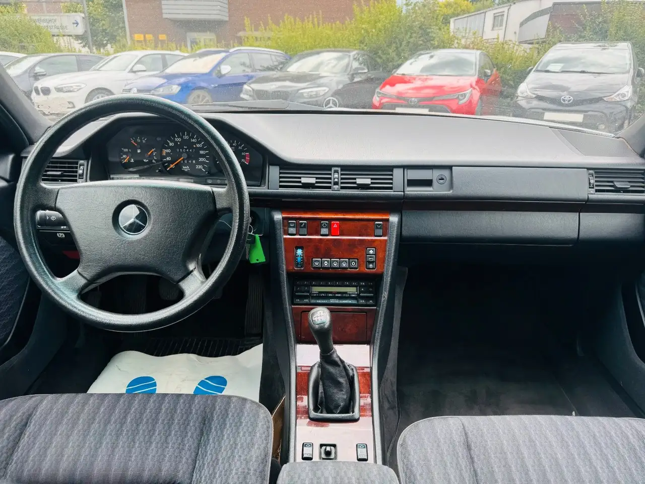 Mercedes-Benz 200 E 1.Hand Bestattungswagen Leichenwagen, foto 10