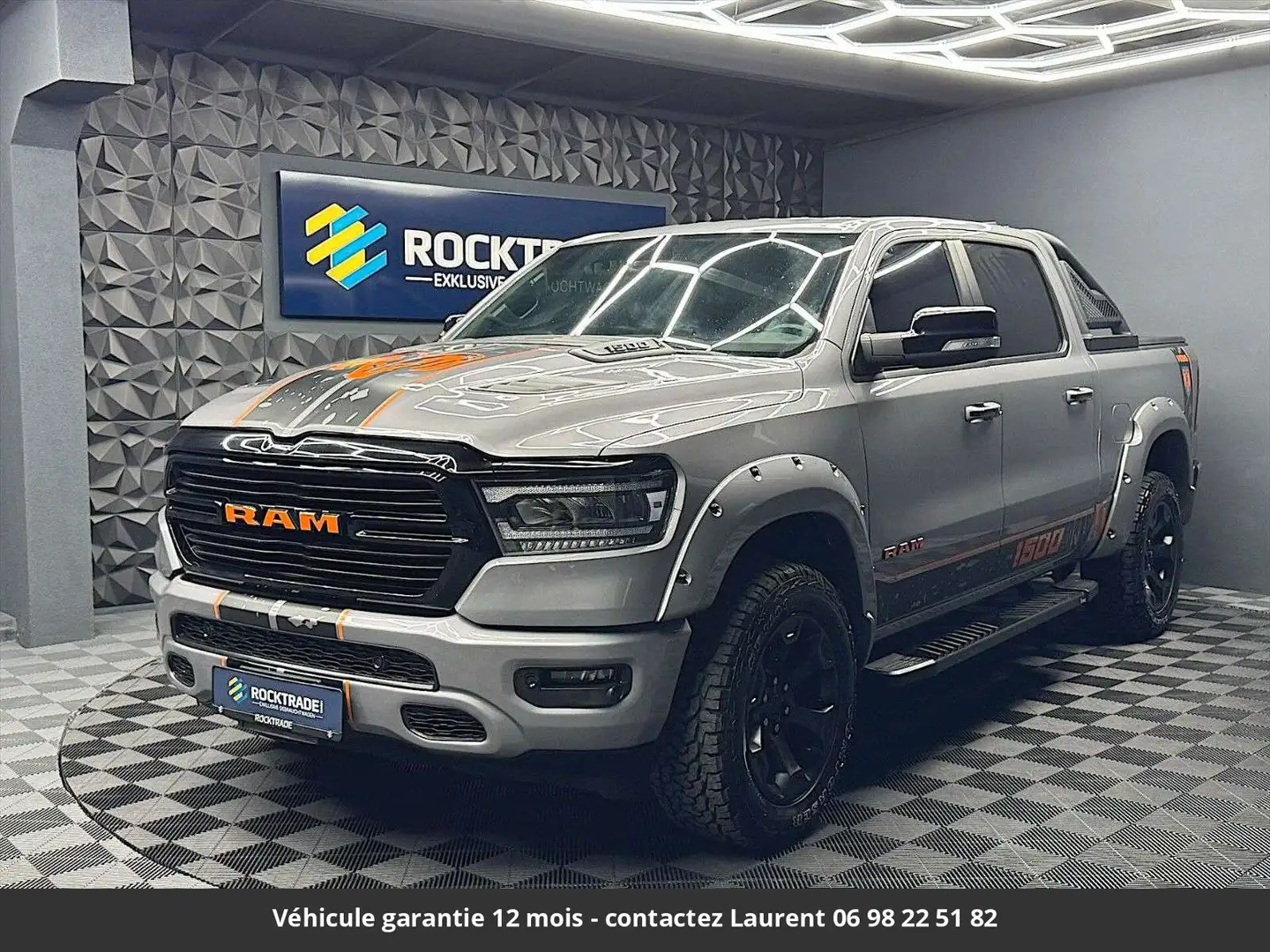 Dodge RAM Sport Night 5.7L 4x4 Tout compris hors homologation 4500e Gris - 1