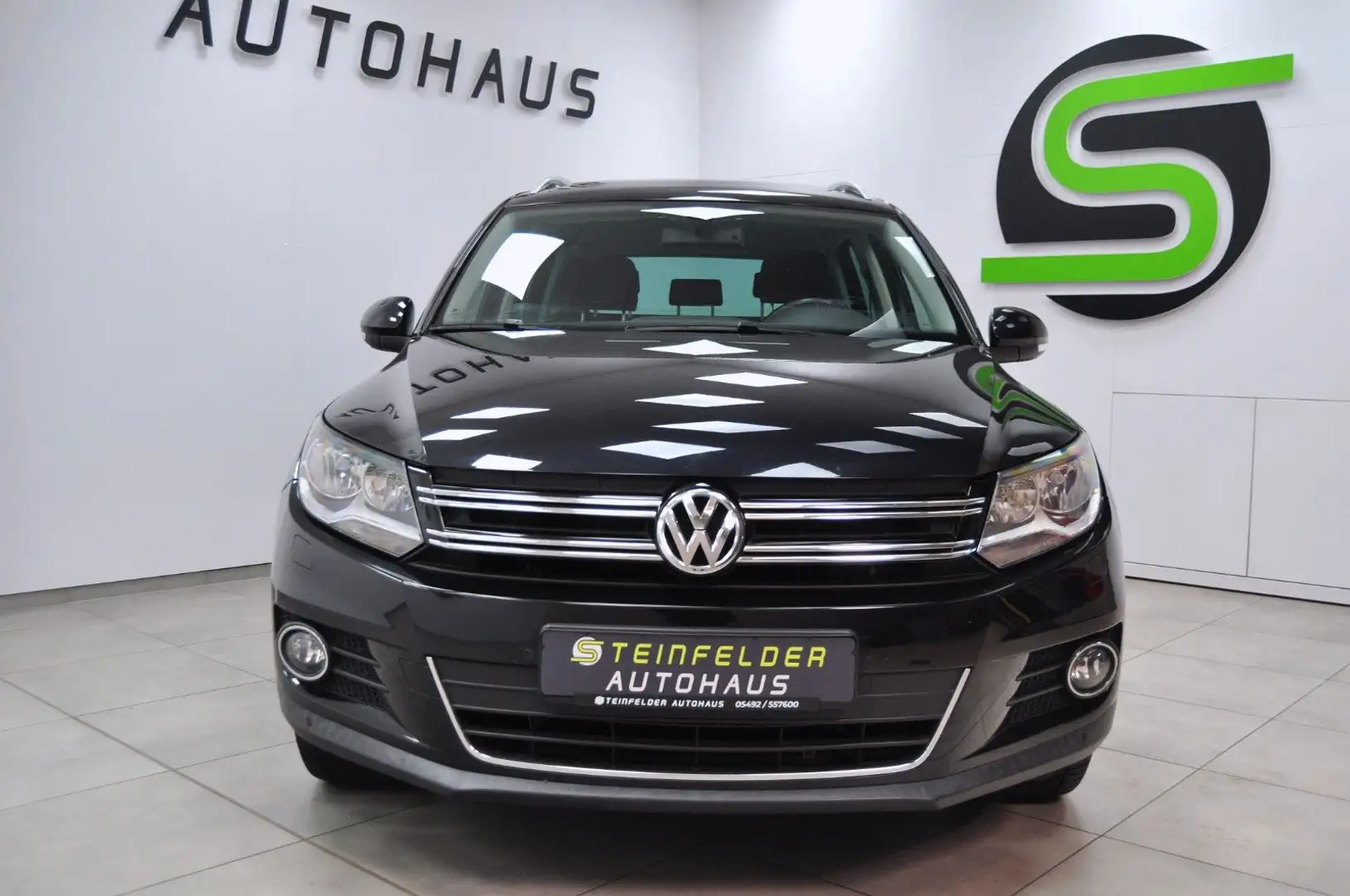 Volkswagen Tiguan Cup 1.4 TSI Sport & Style BMT / PANORAMA Schwarz - 2