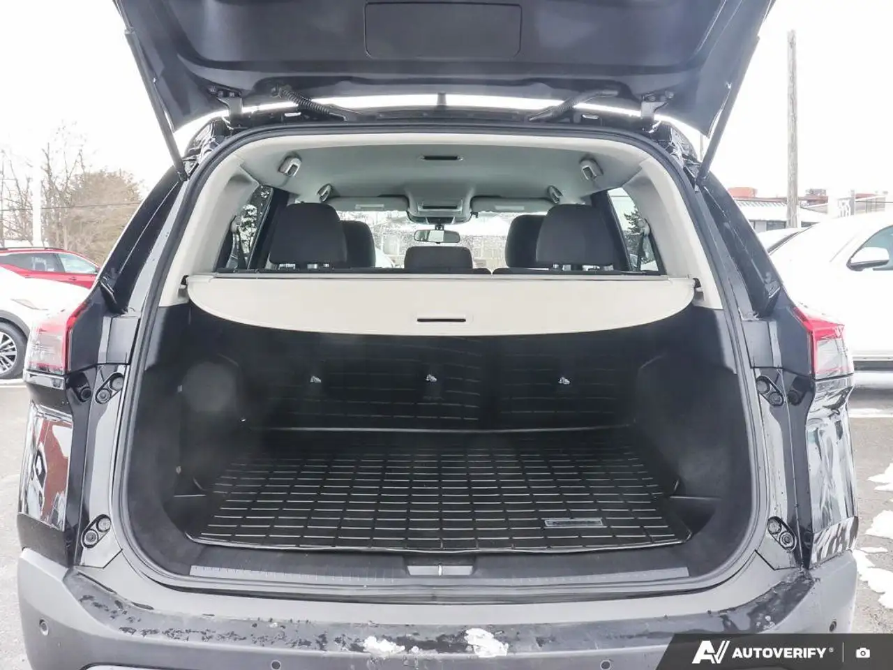 Nissan Rogue снимка Nissan Rogue