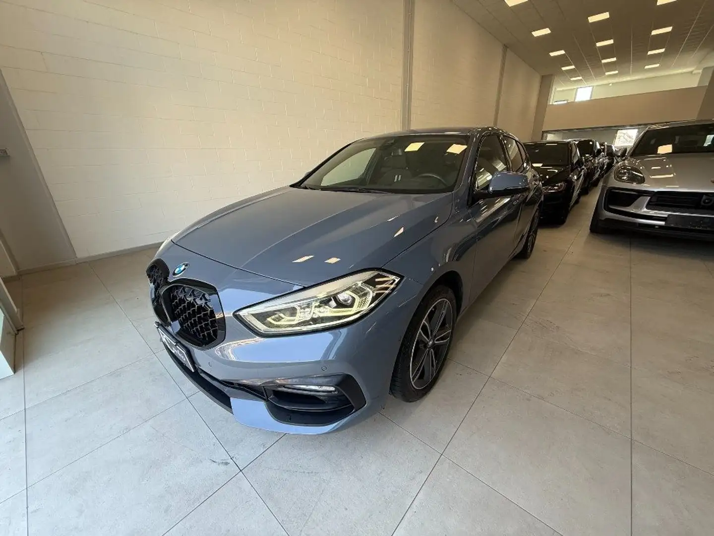 BMW 118 i 5p.AUTOMATICA Сірий - 2