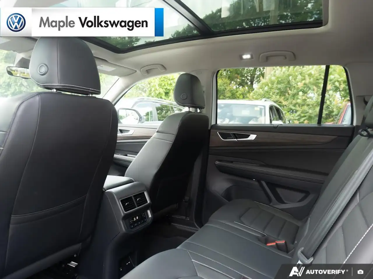 Volkswagen Atlas photo Volkswagen Atlas