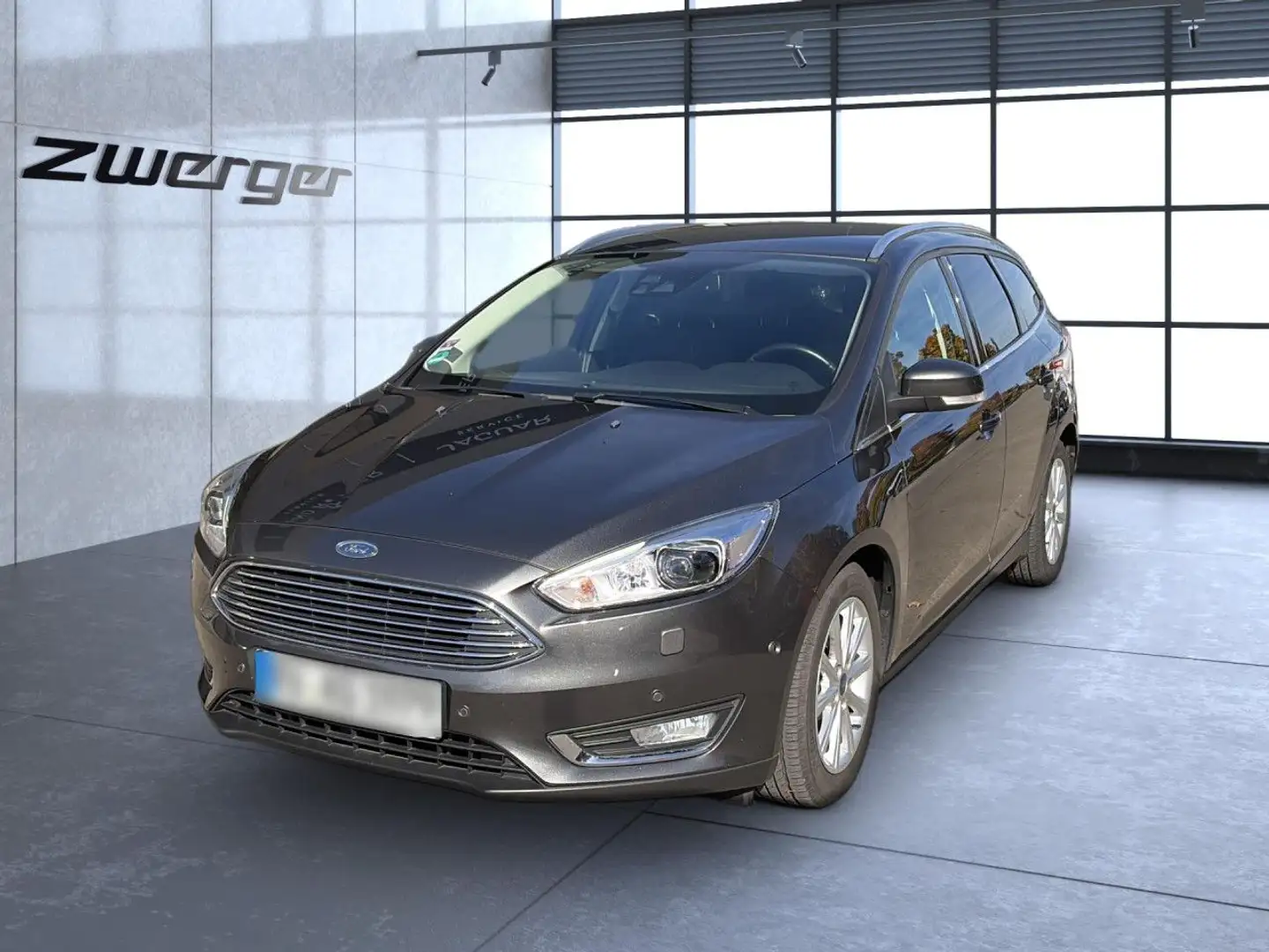 Ford Focus Turnier Titanium AHK Xenon Tempomat PDC Alu Grijs - 1
