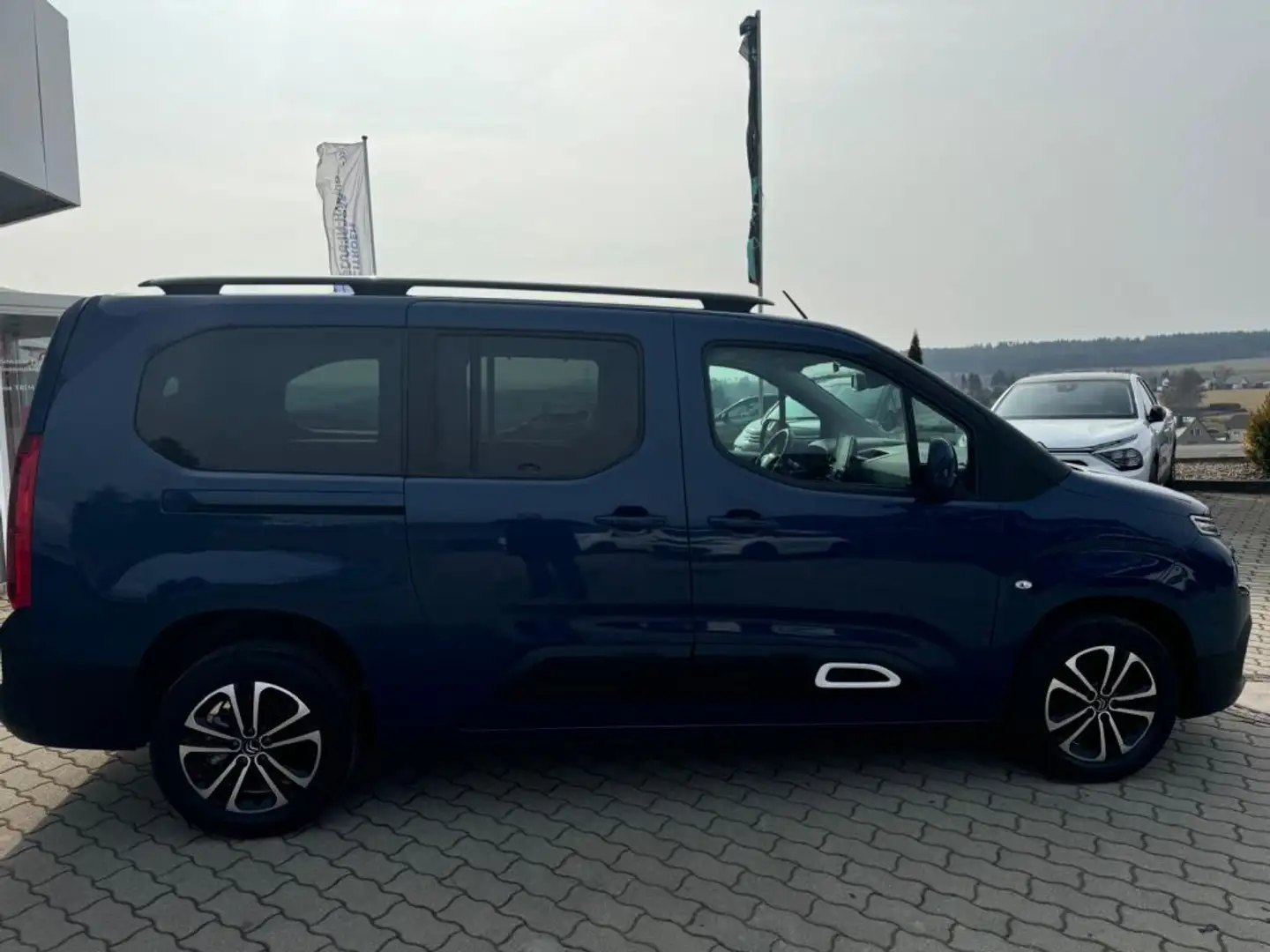 Citroen Berlingo XL BlueHDi 130 FEEL Bleu - 2