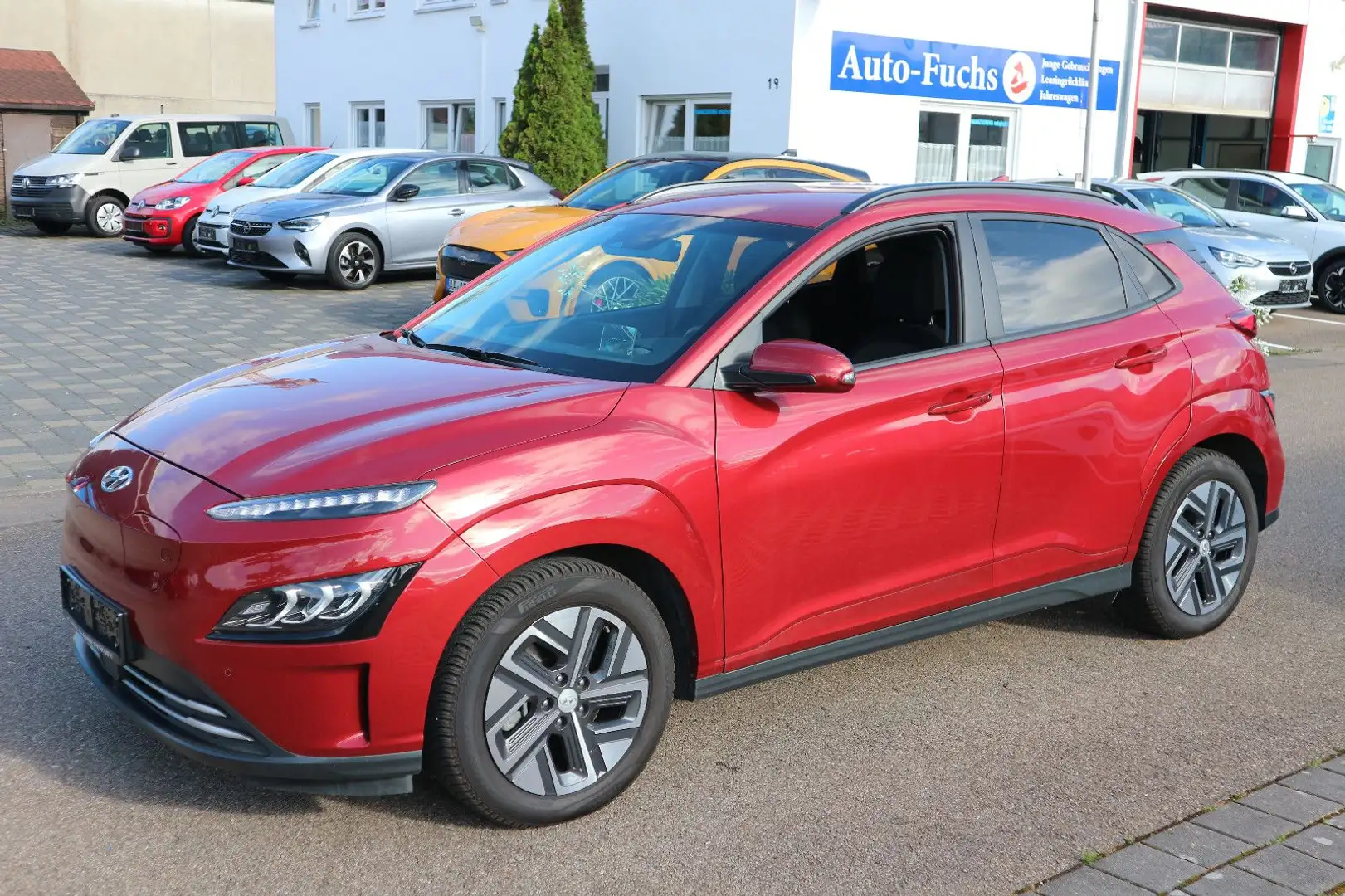 Hyundai KONA Trend Elektro 150kW 64kWh LED WÄRMEPUMPE Rosso - 1