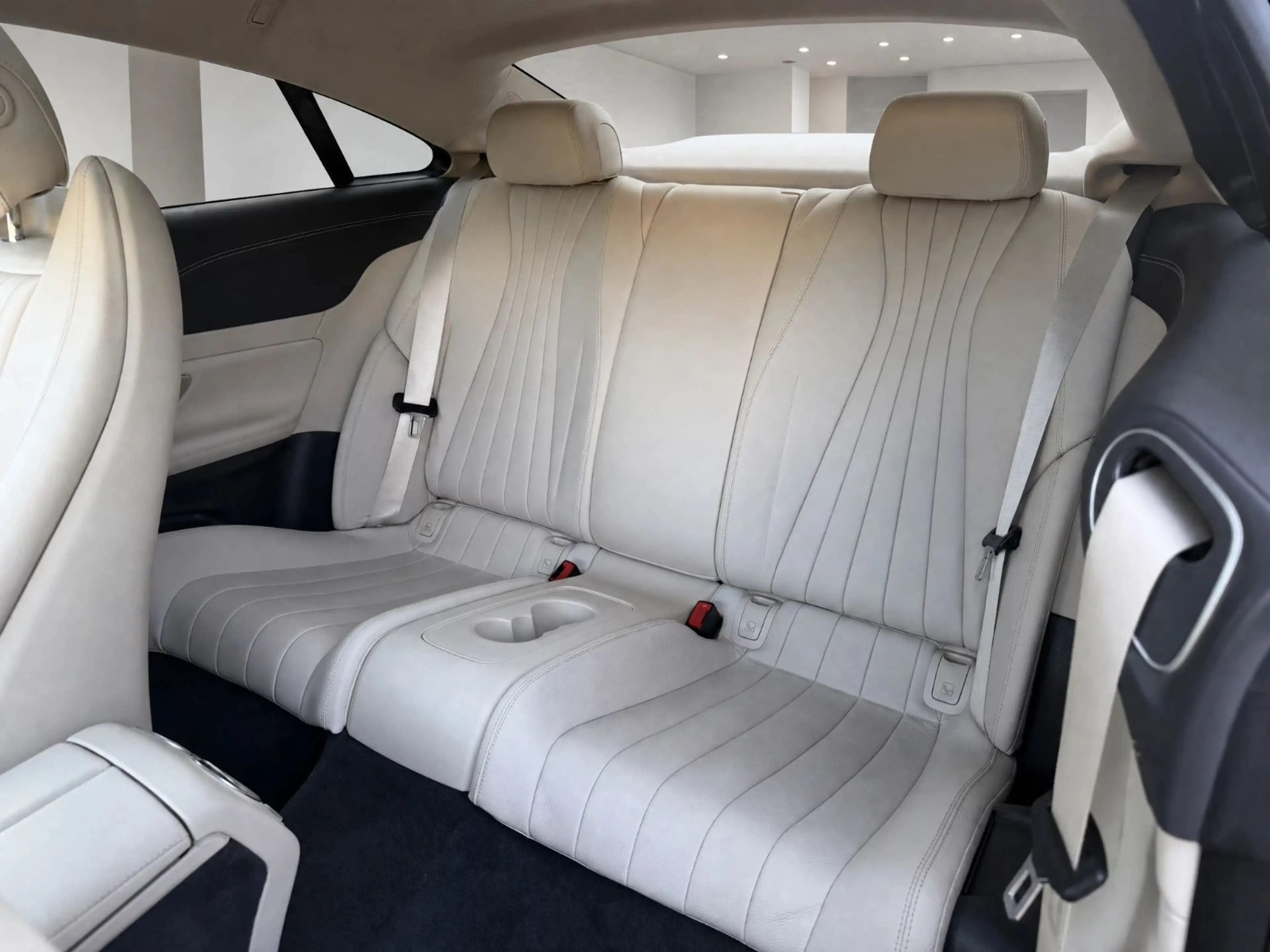Mercedes-Benz E 400 Coupe 4Mat./AMG/Burm./Mem./Pano./Distronic — photo 16