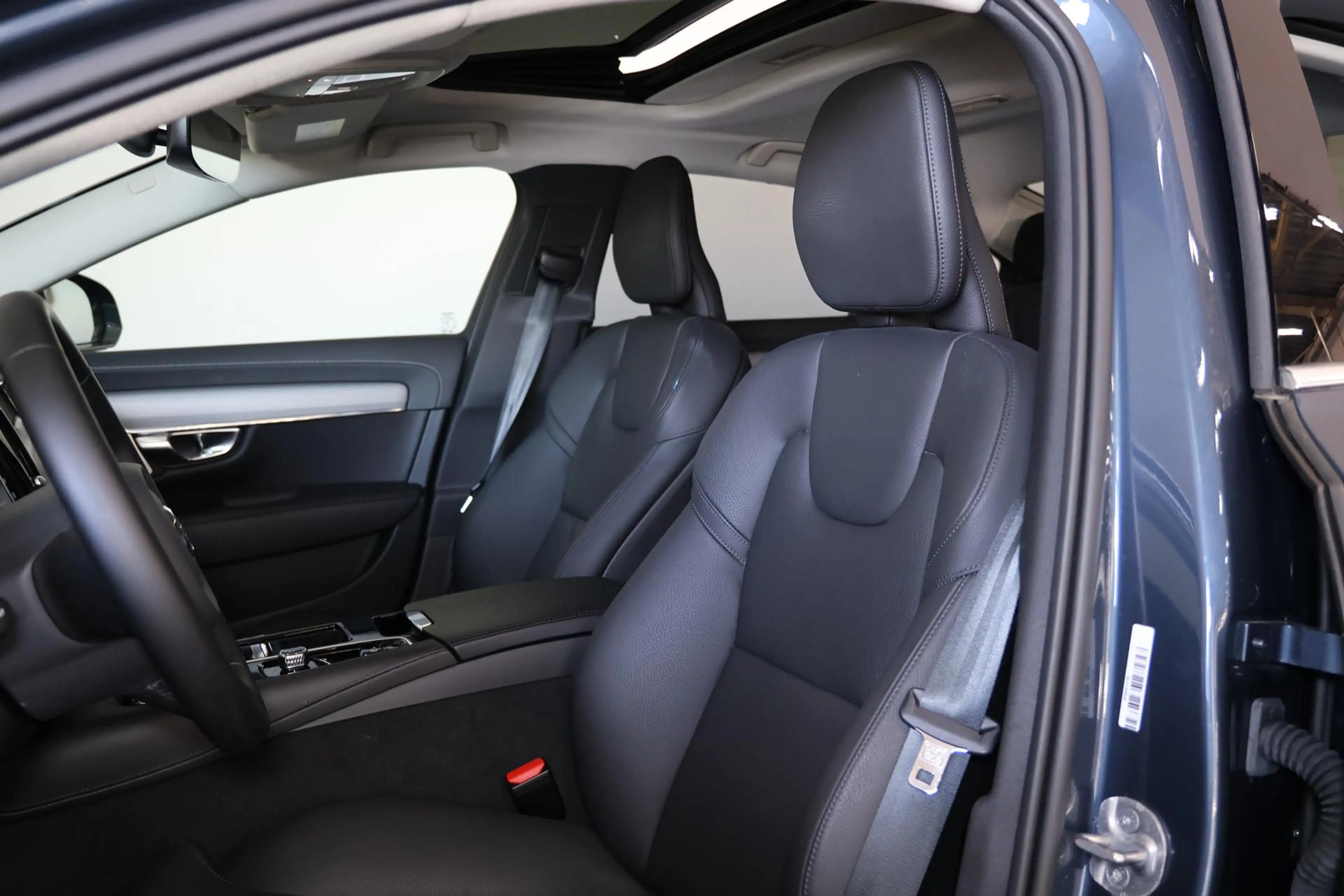Volvo S90 T8 AWD Ultimate Bright - IntelliSafe Assist & Surr — photo 15