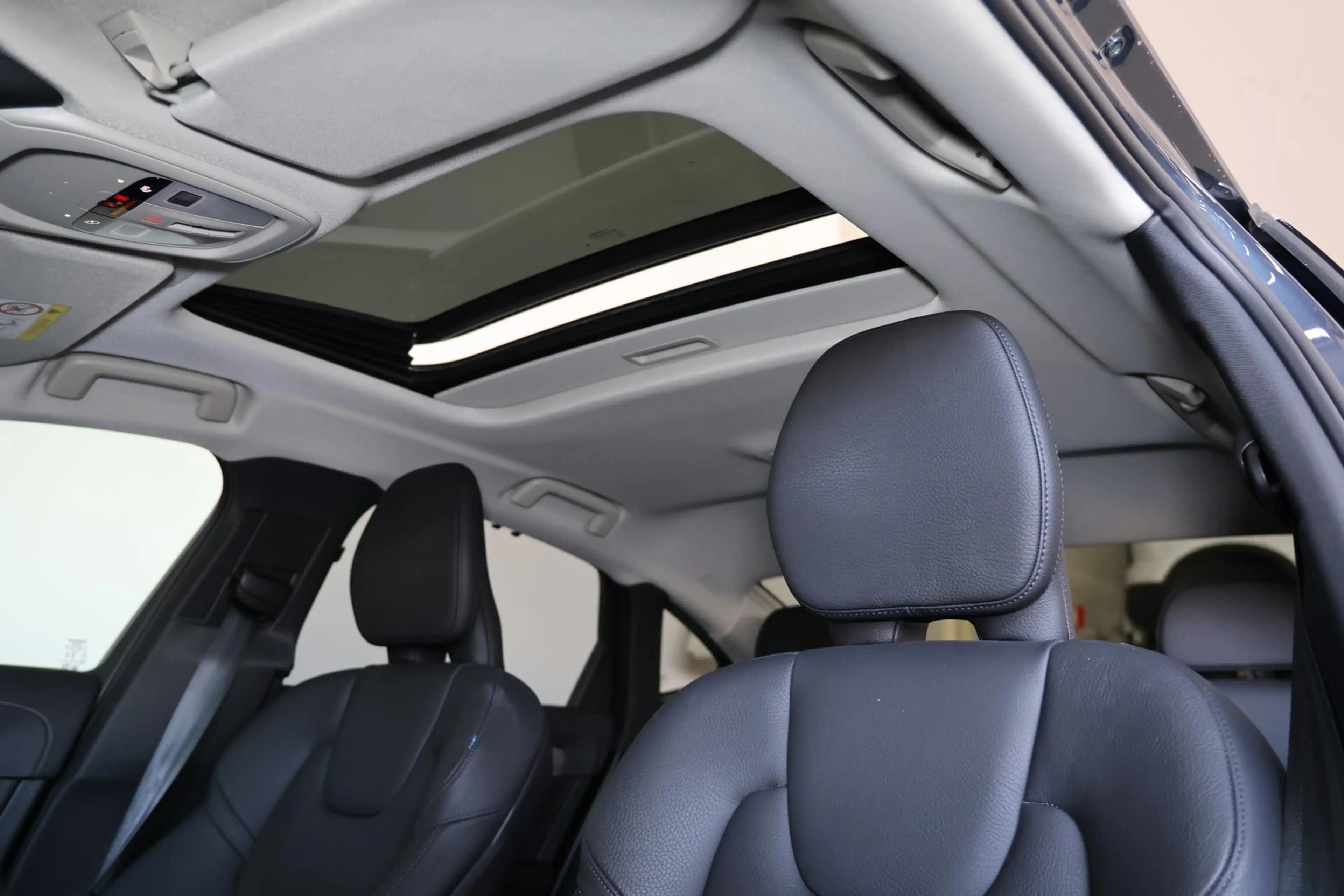 Volvo S90 T8 AWD Ultimate Bright - IntelliSafe Assist & Surr — photo 6