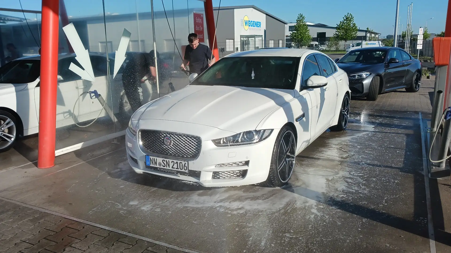 Jaguar XE 20d Aut. Pure - 2