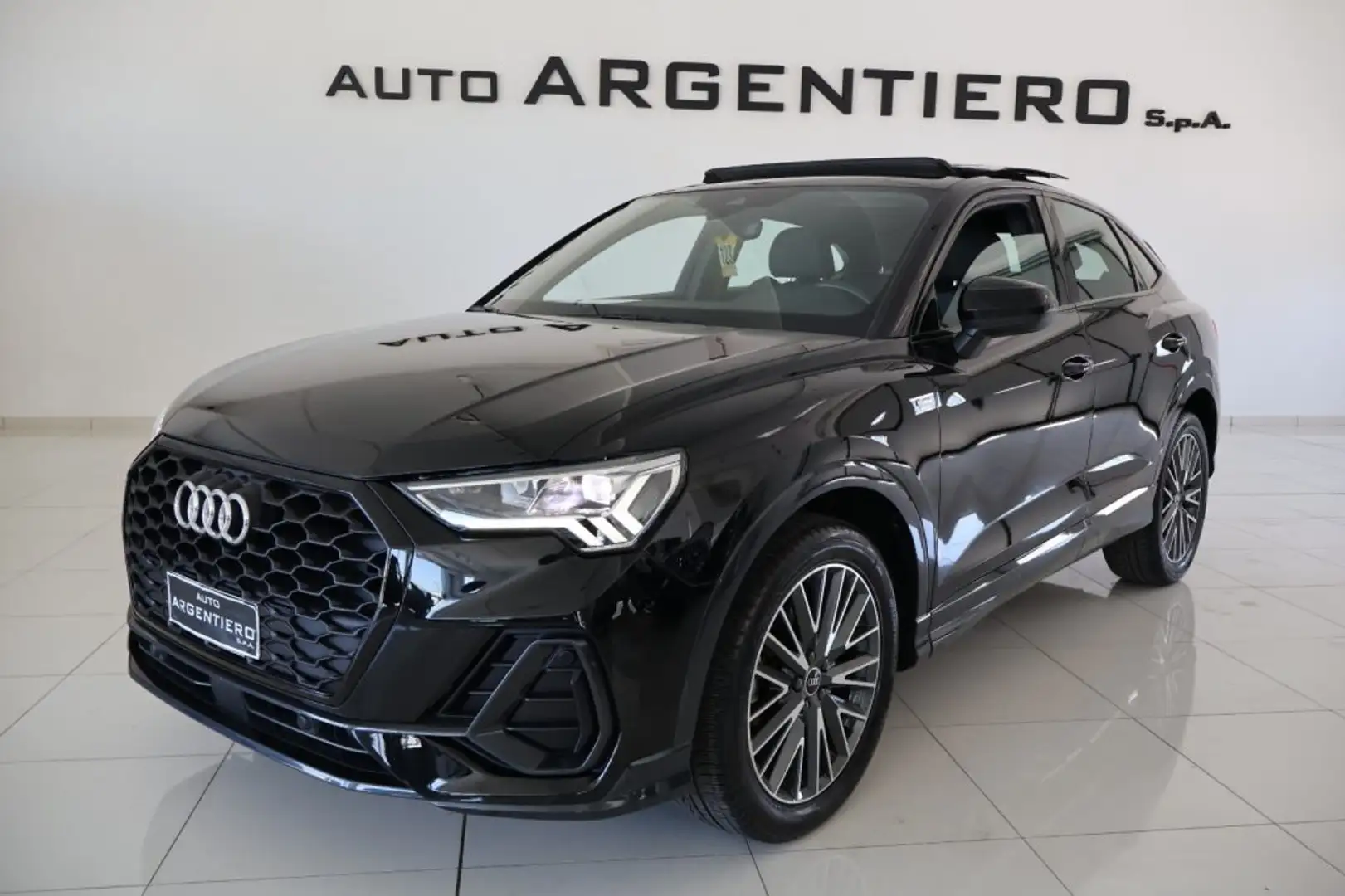 Audi Q3 SPB 35 TDI S tronic S line edition tetto luci amb. Black - 1